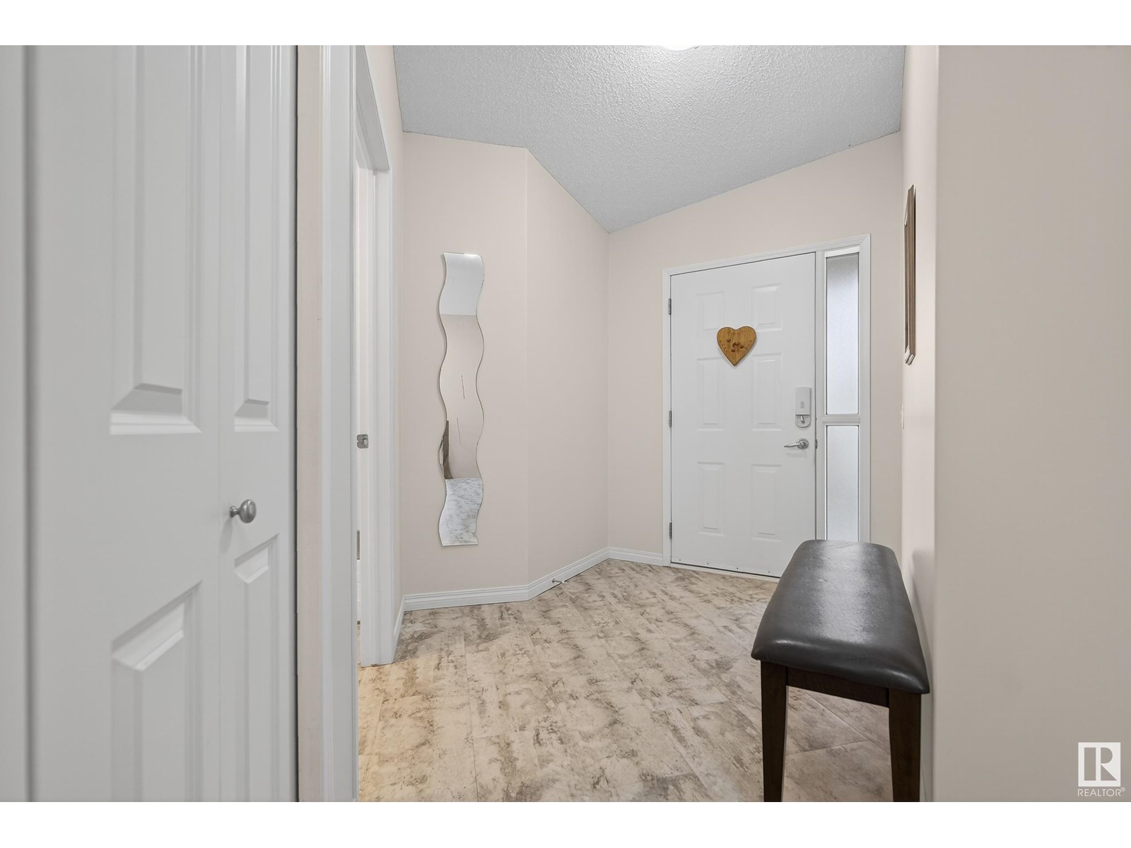 Photo 8 of 27 2031 Brennan Cr Nw, Edmonton AB