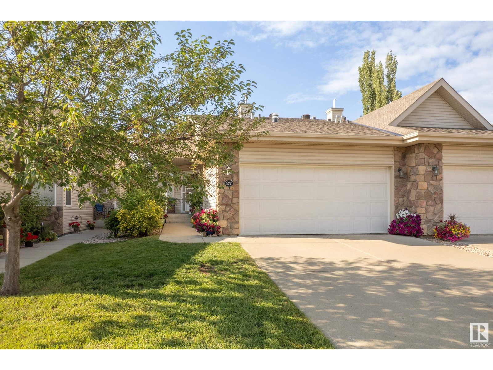 Photo 14 of 27 2031 Brennan Cr Nw, Edmonton AB