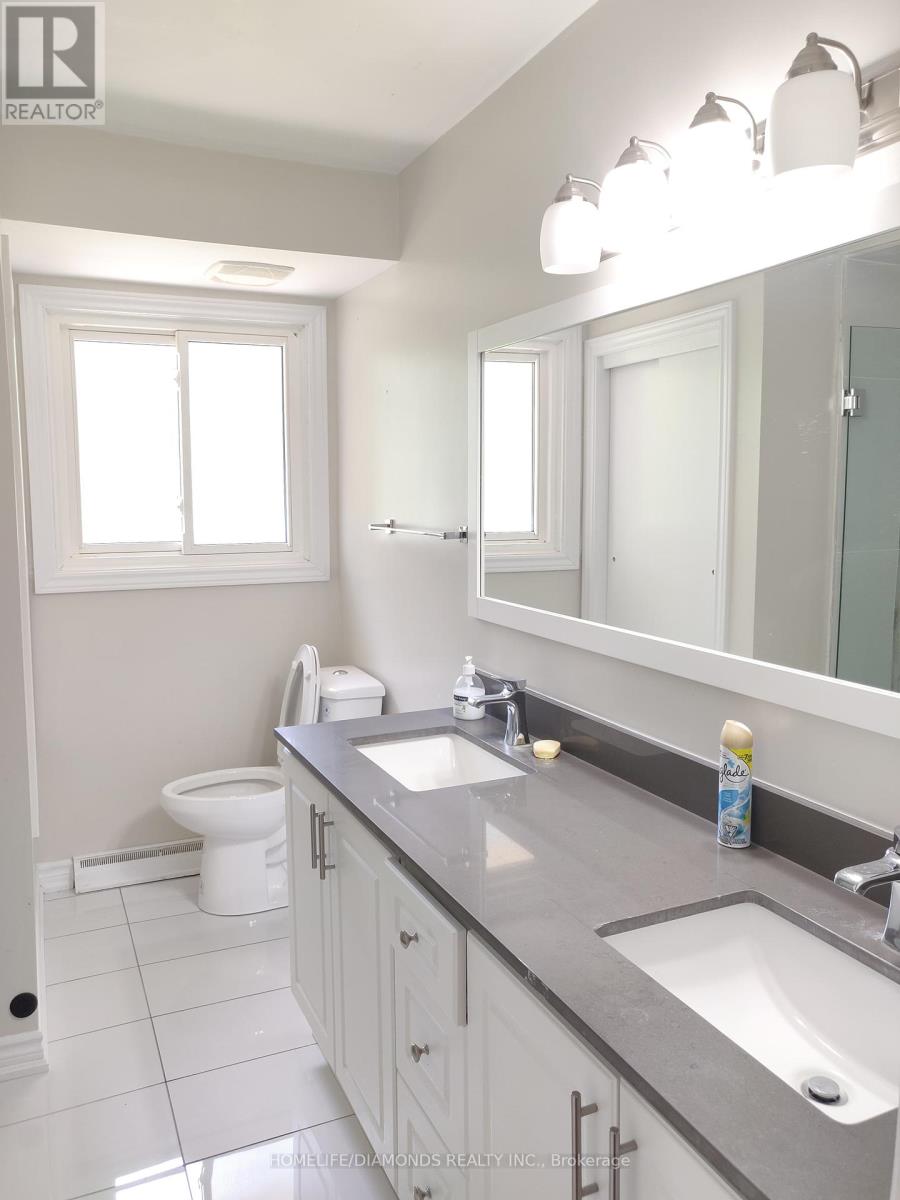 Photo 2 of 86 Glendale Avenue, St Catharines ON