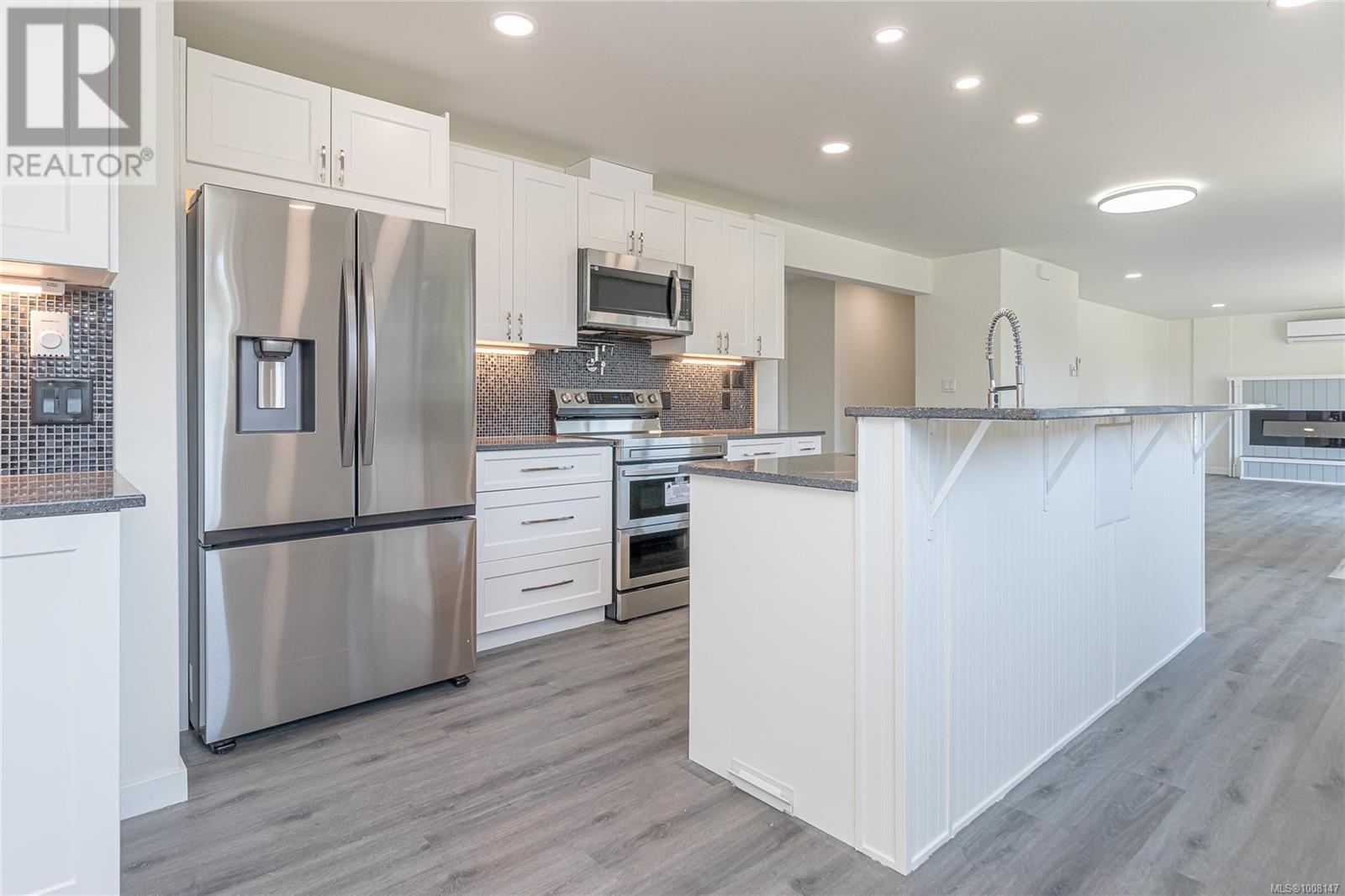 Photo 13 of 5350 Metral Dr, Nanaimo BC
