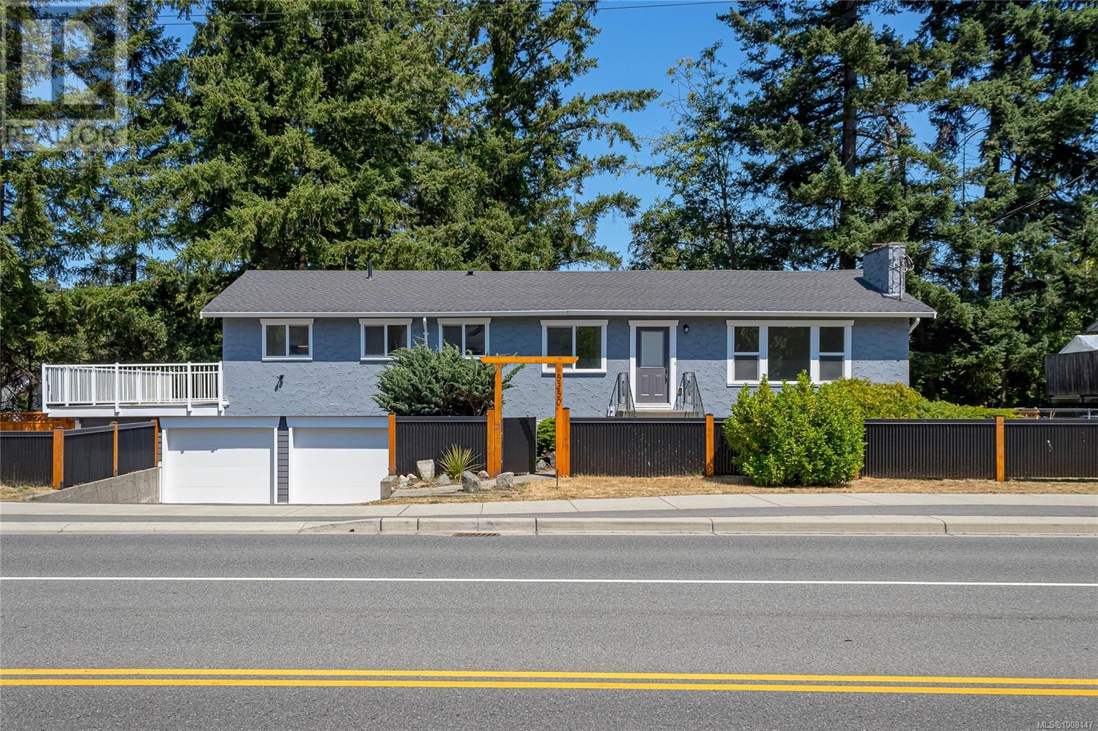Photo 2 of 5350 Metral Dr, Nanaimo BC