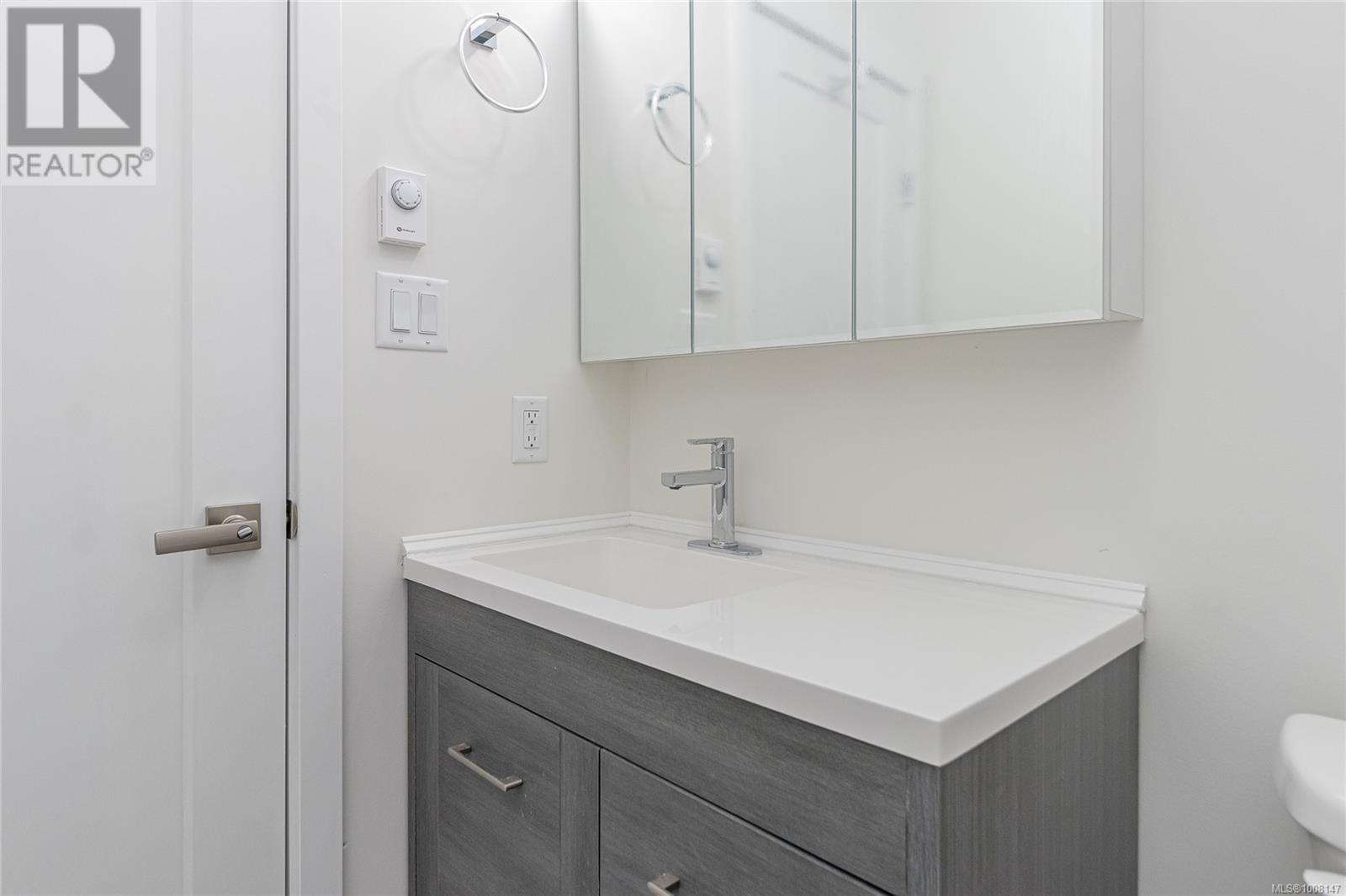 Photo 25 of 5350 Metral Dr, Nanaimo BC
