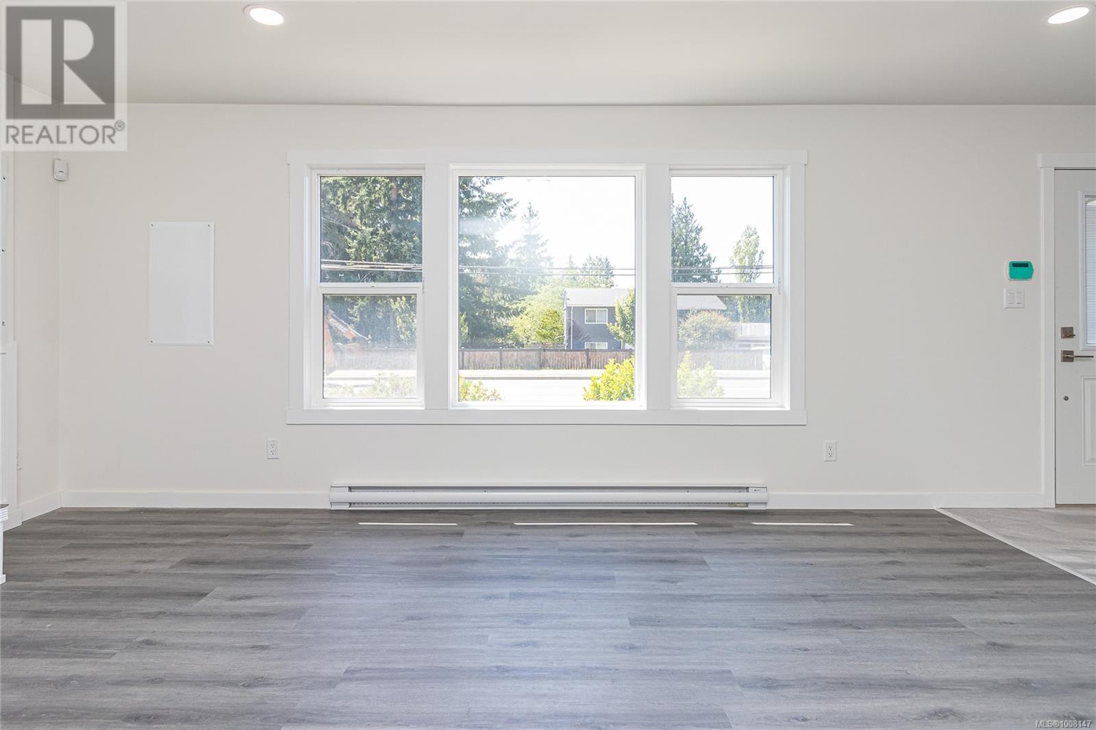 Photo 8 of 5350 Metral Dr, Nanaimo BC