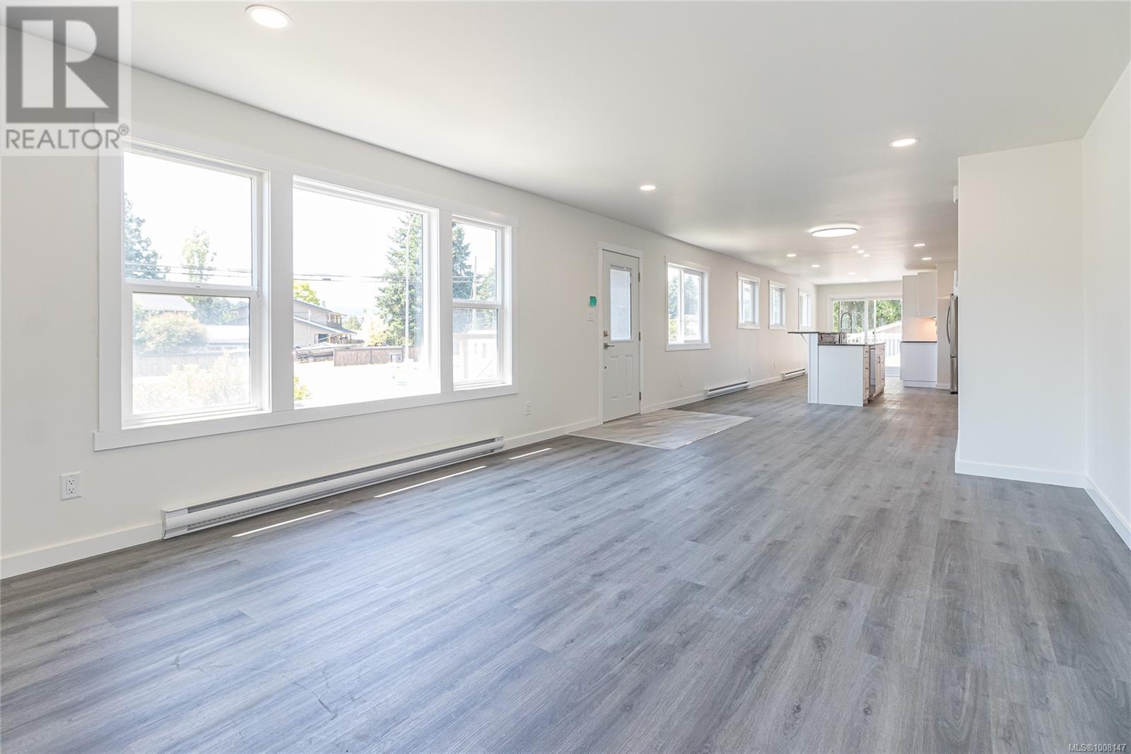 Photo 9 of 5350 Metral Dr, Nanaimo BC