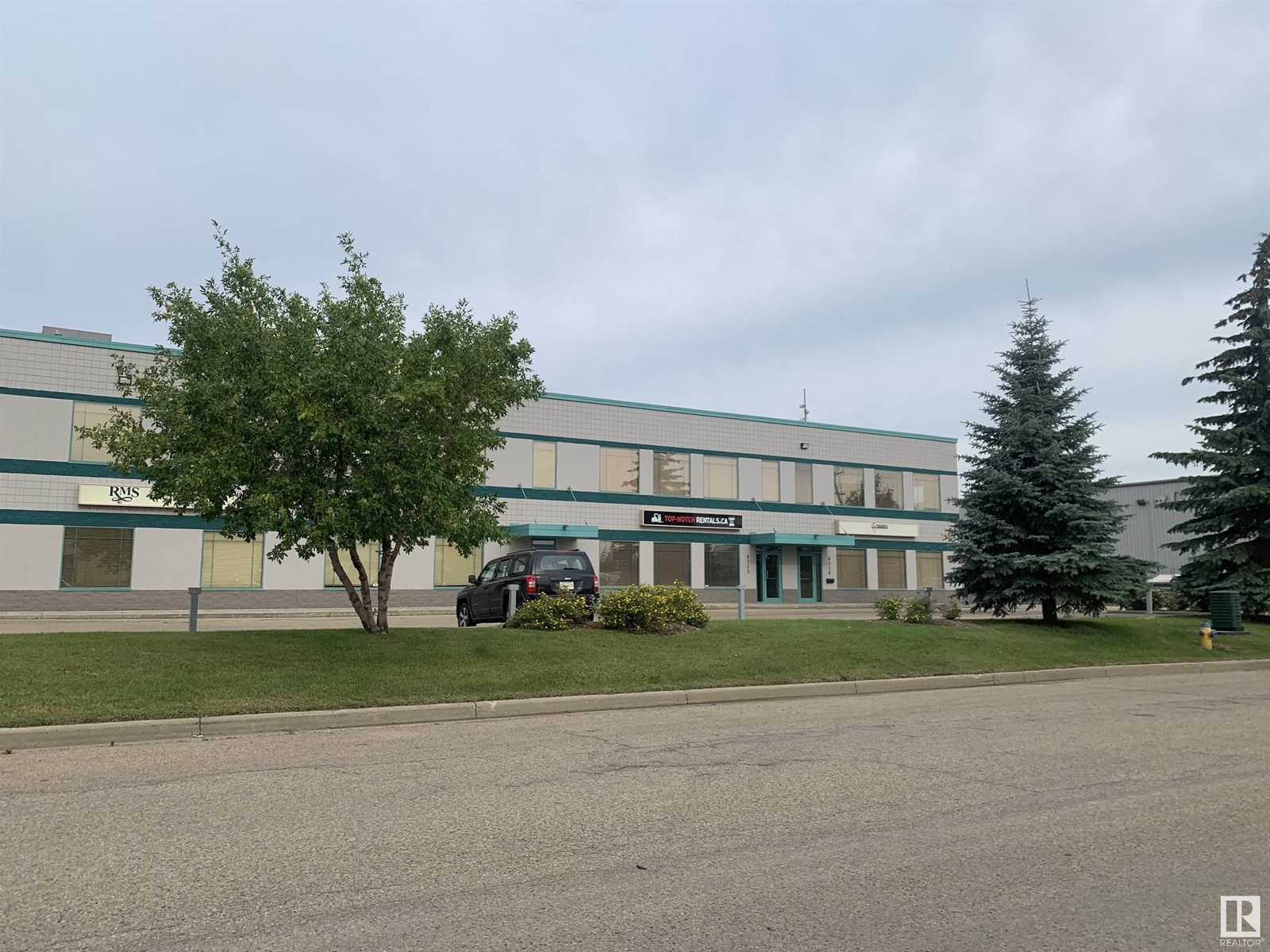 Photo 4 of 8216 43 St Nw Se, Edmonton AB