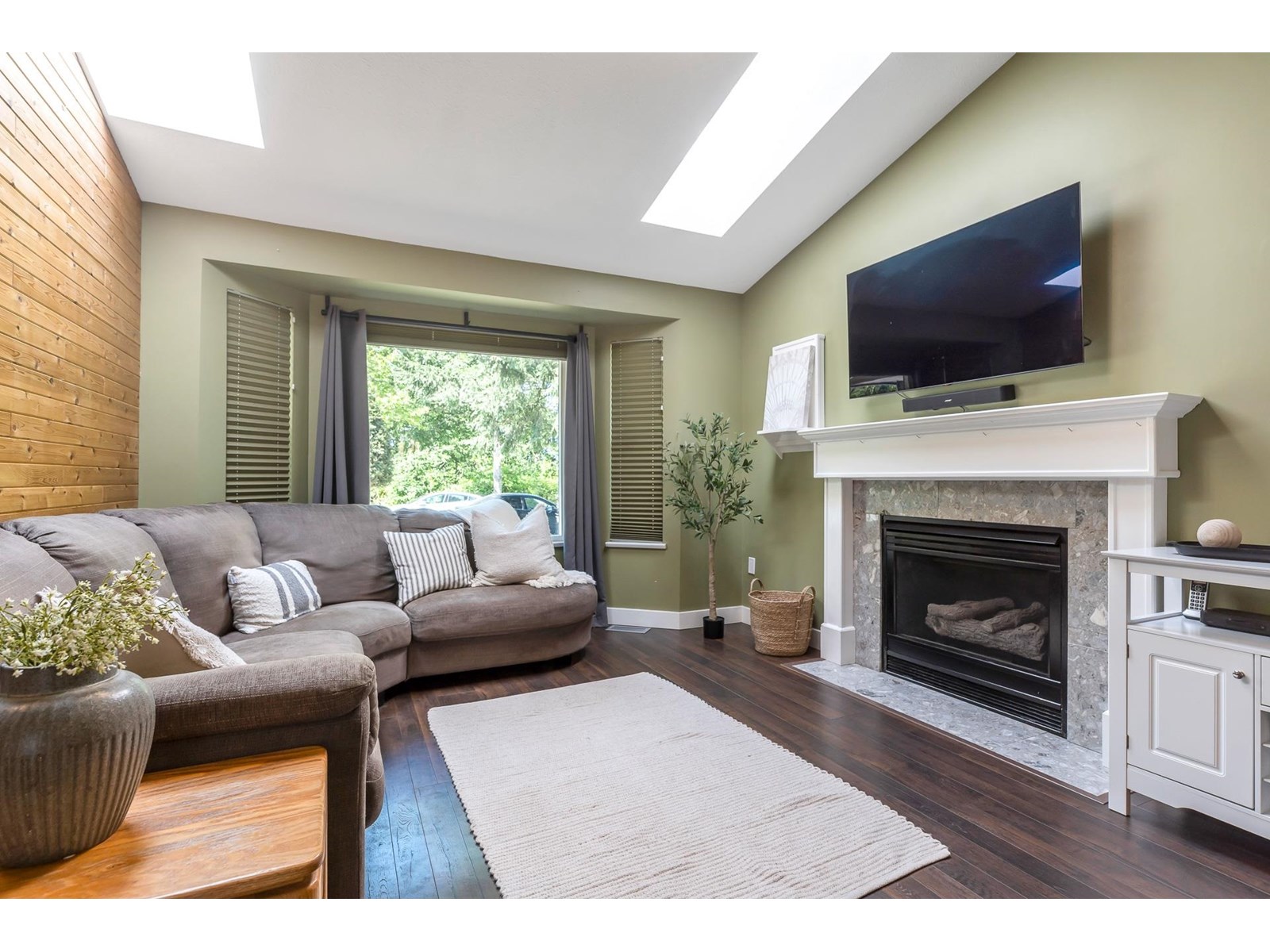 Photo 10 of 14422 Gladstone Drive, Surrey BC