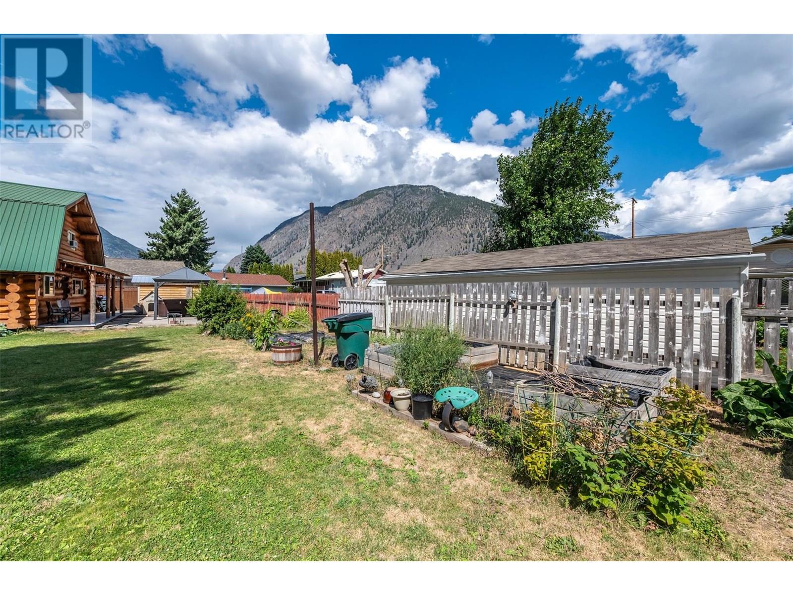 Photo 14 of 1230 Sykes Crescent, Keremeos BC