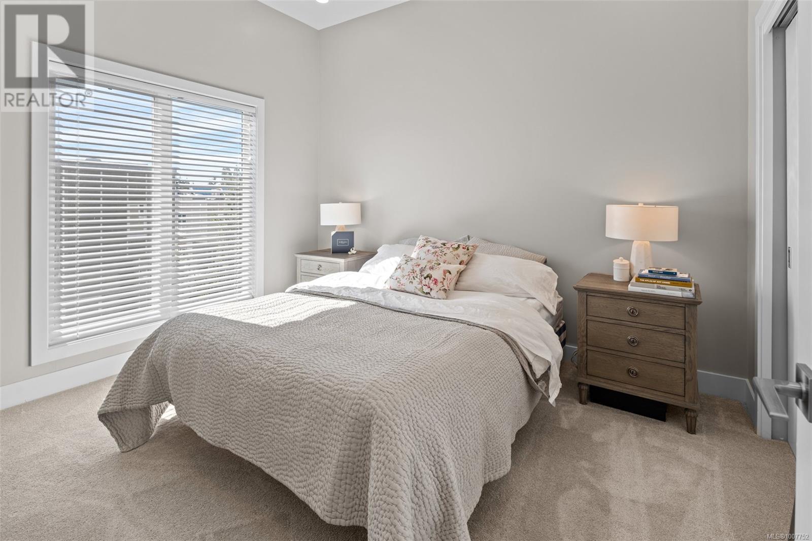 Single Family House for Sale in   Viewmont Ave The Reeve Saanich 