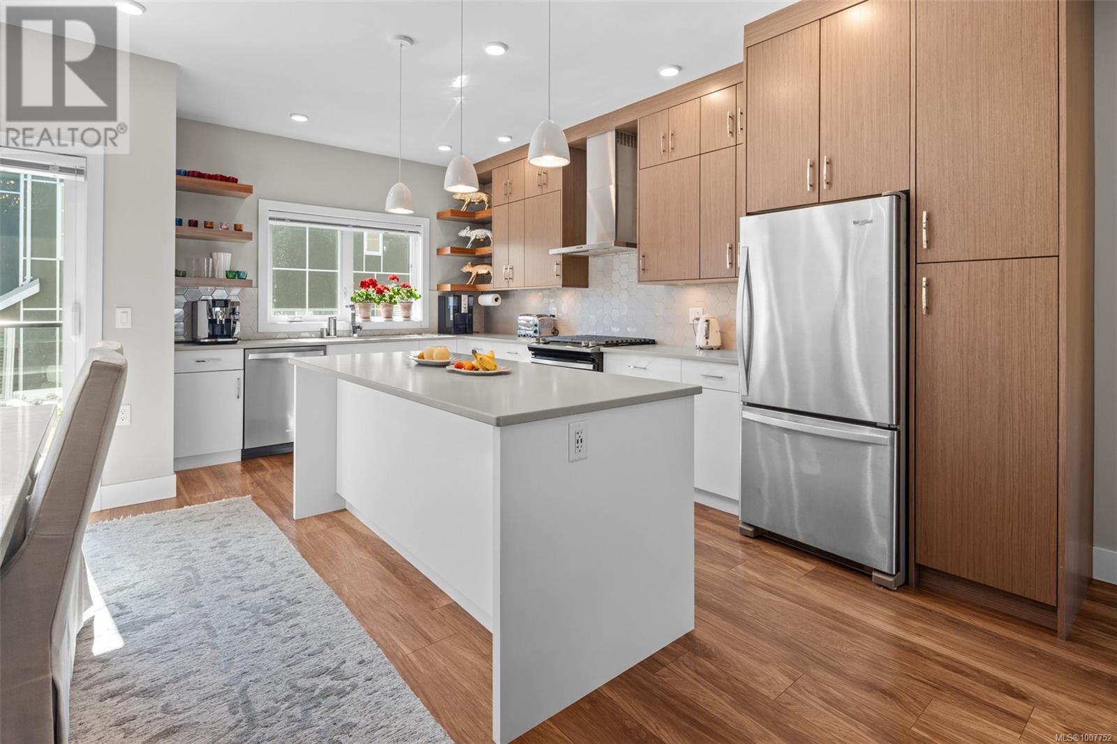 Single Family House for Sale in   Viewmont Ave The Reeve Saanich 