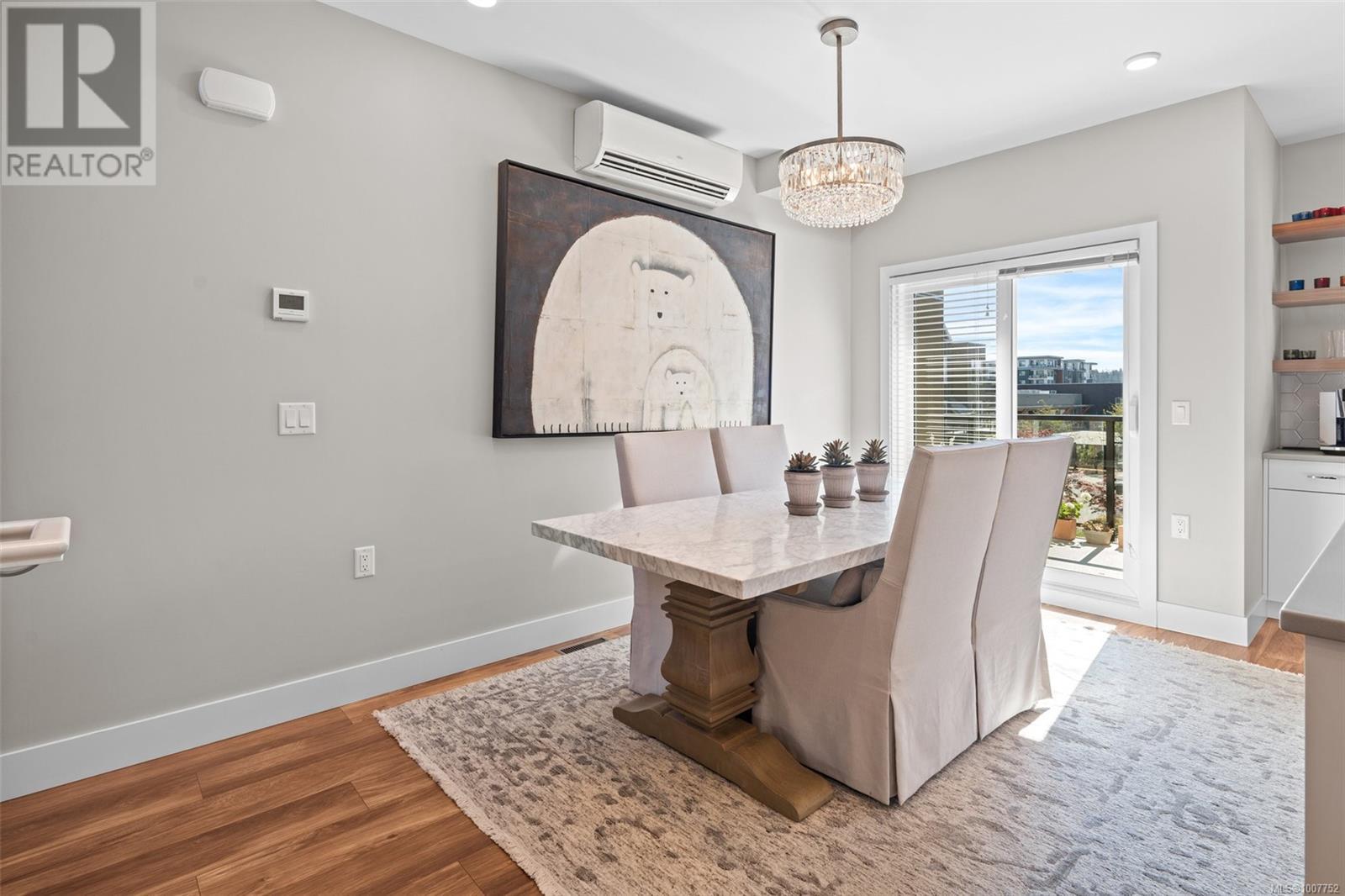 Single Family House for Sale in   Viewmont Ave The Reeve Saanich 