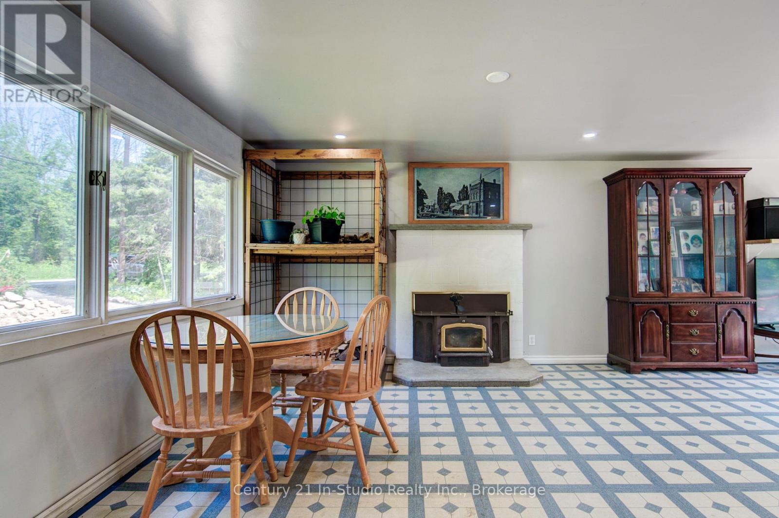 Photo 14 of 8355 County 9 Road, Clearview ON