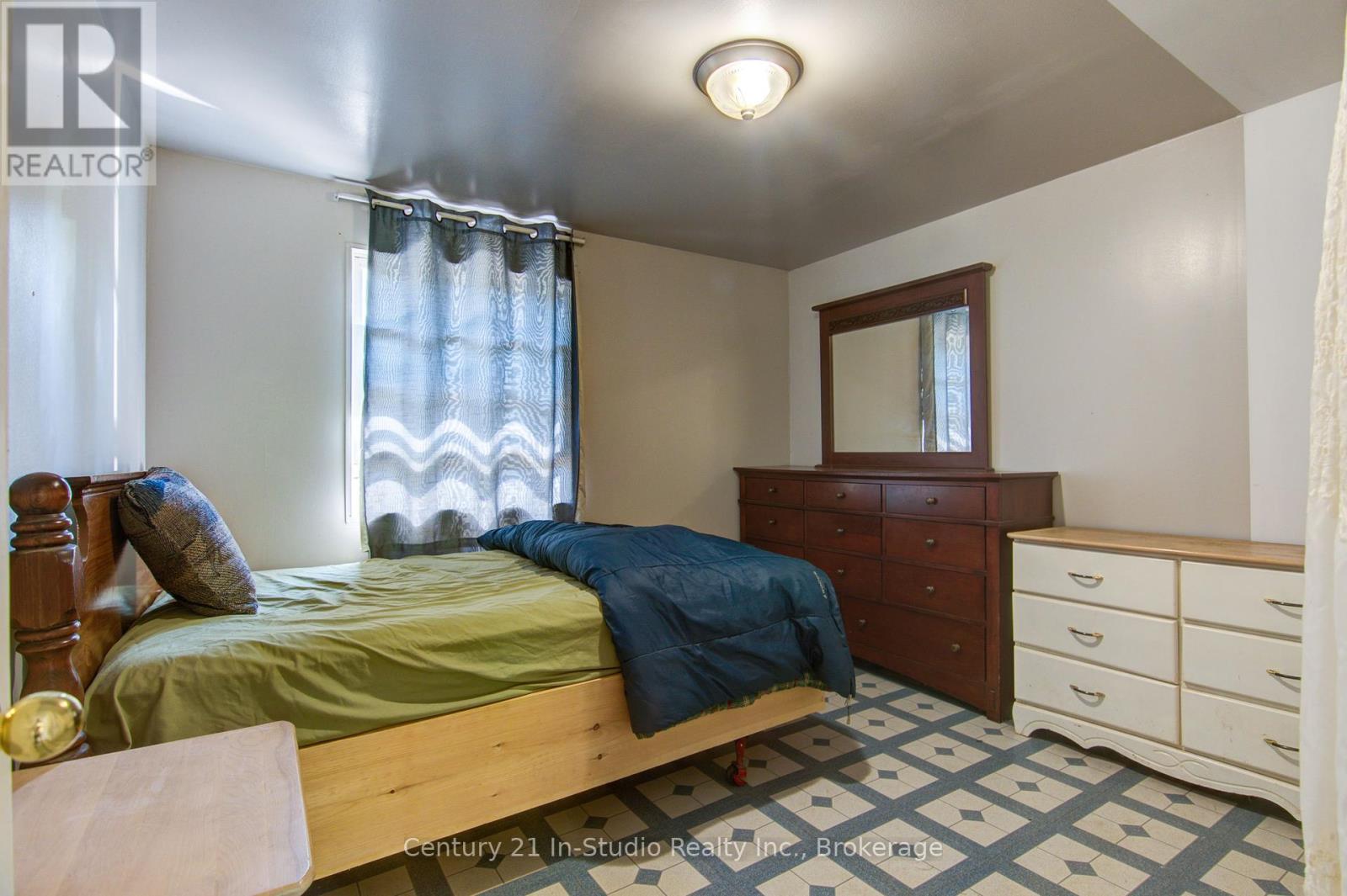 Photo 25 of 8355 County 9 Road, Clearview ON