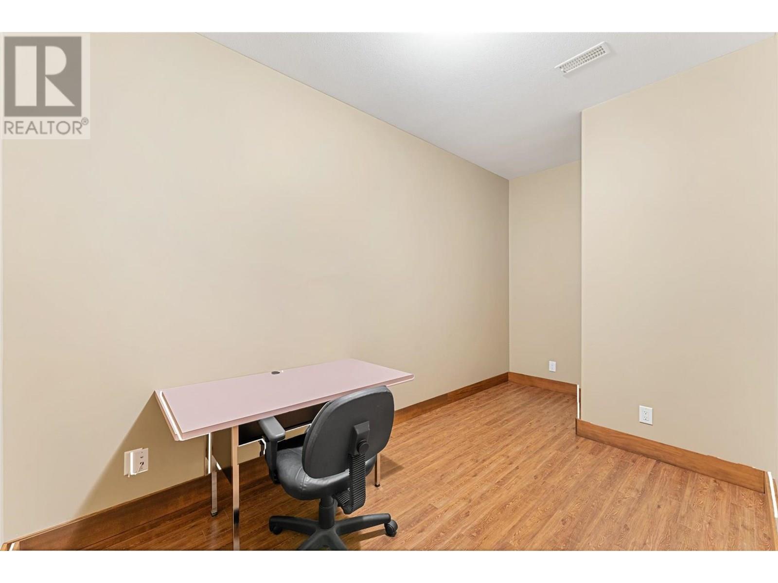 137 4450 Gordon Drive, Kelowna