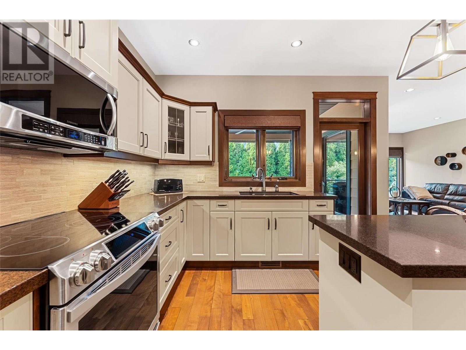 137 4450 Gordon Drive, Kelowna
