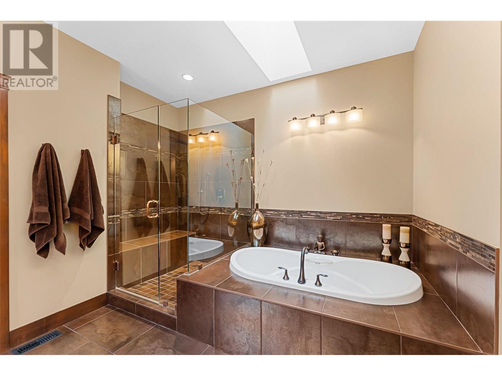 137 4450 Gordon Drive, Kelowna