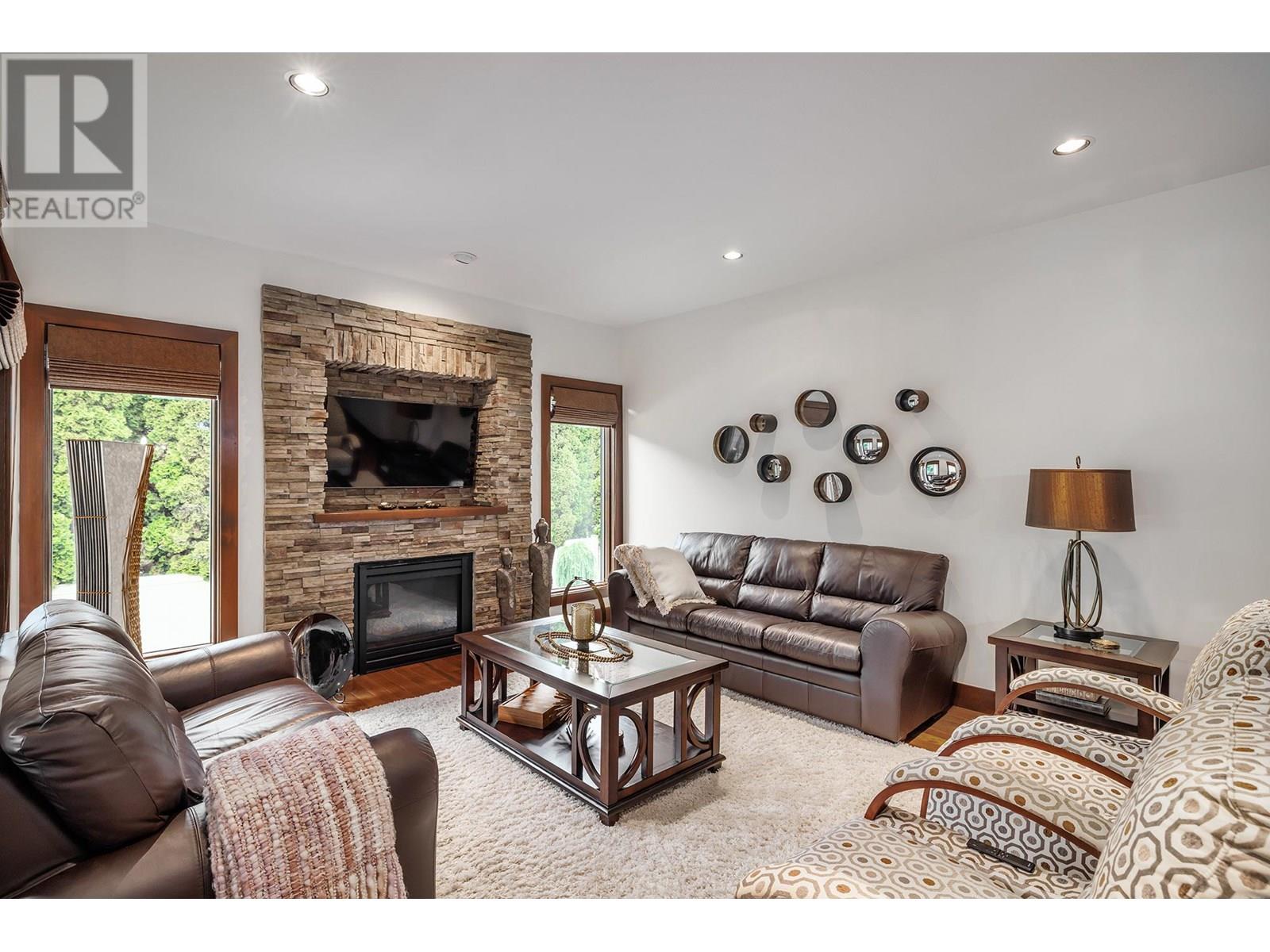 137 4450 Gordon Drive, Kelowna