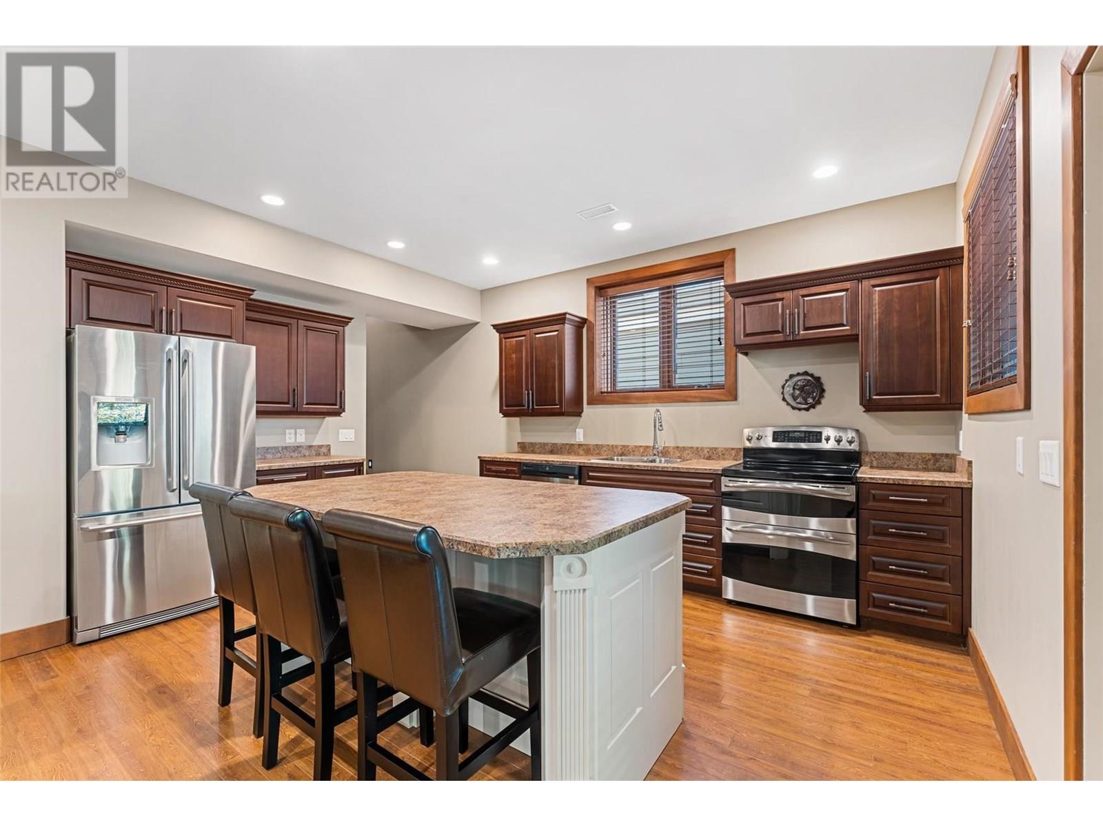 137 4450 Gordon Drive, Kelowna