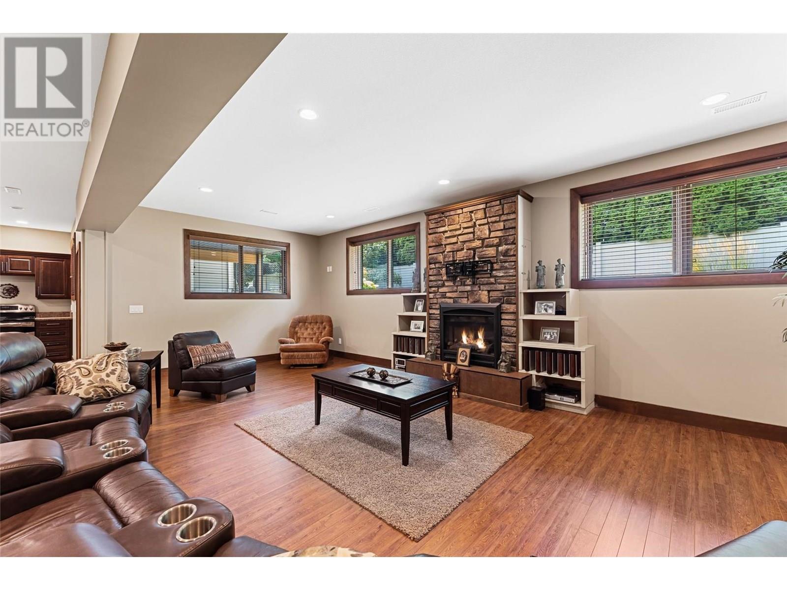 137 4450 Gordon Drive, Kelowna