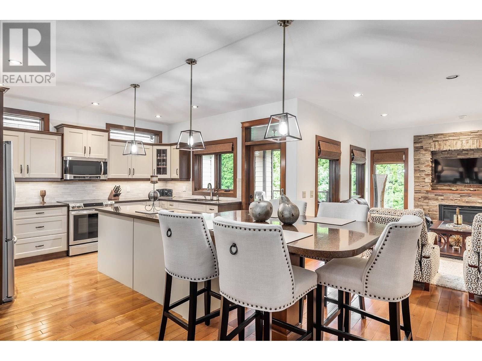 137 4450 Gordon Drive, Kelowna
