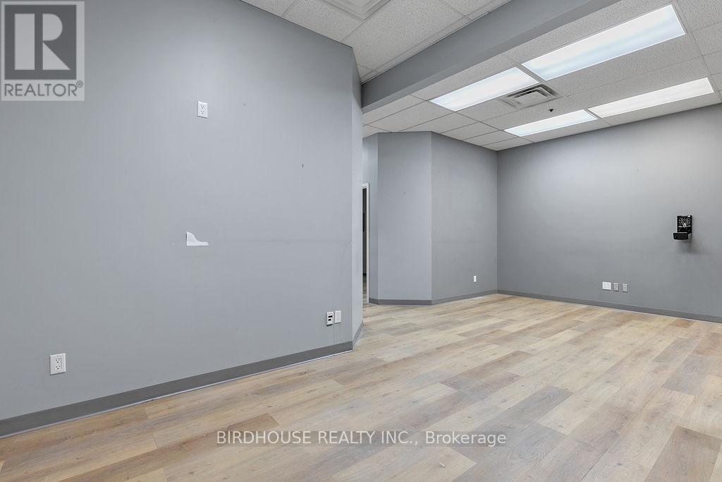 Photo 17 of 107 189 Kent Street W, Kawartha Lakes ON