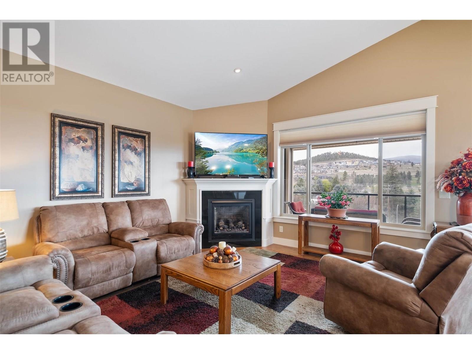 Photo 10 of 1297 Tanemura Crescent, Kelowna BC