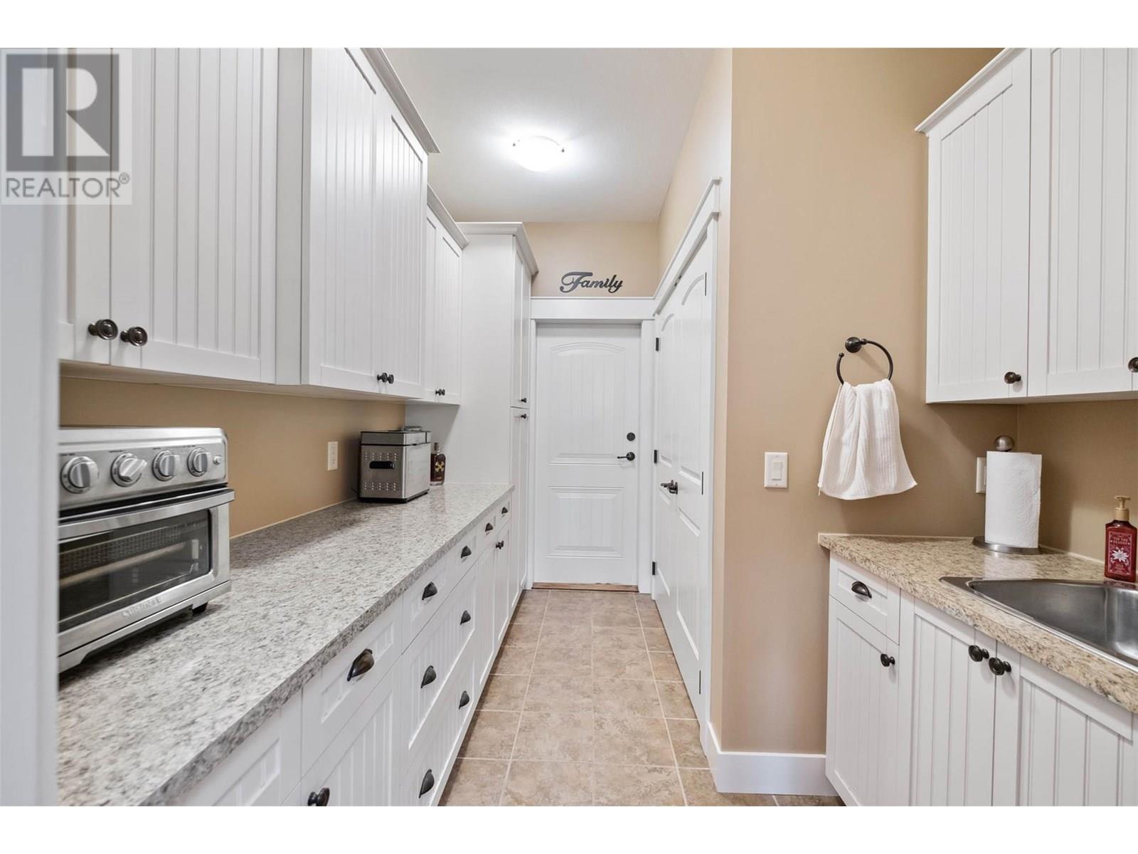 Photo 17 of 1297 Tanemura Crescent, Kelowna BC