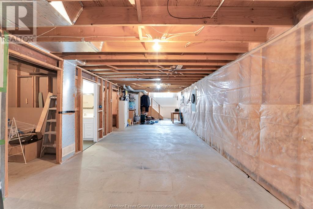 Photo 17 of 9759 Melville Drive, Windsor ON