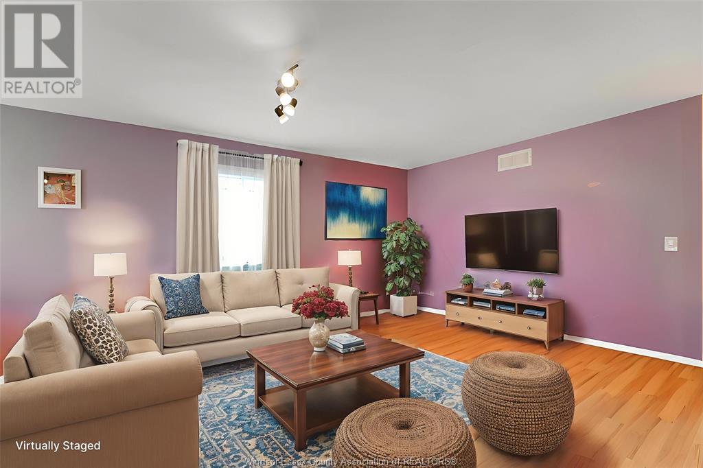 Photo 6 of 9759 Melville Drive, Windsor ON