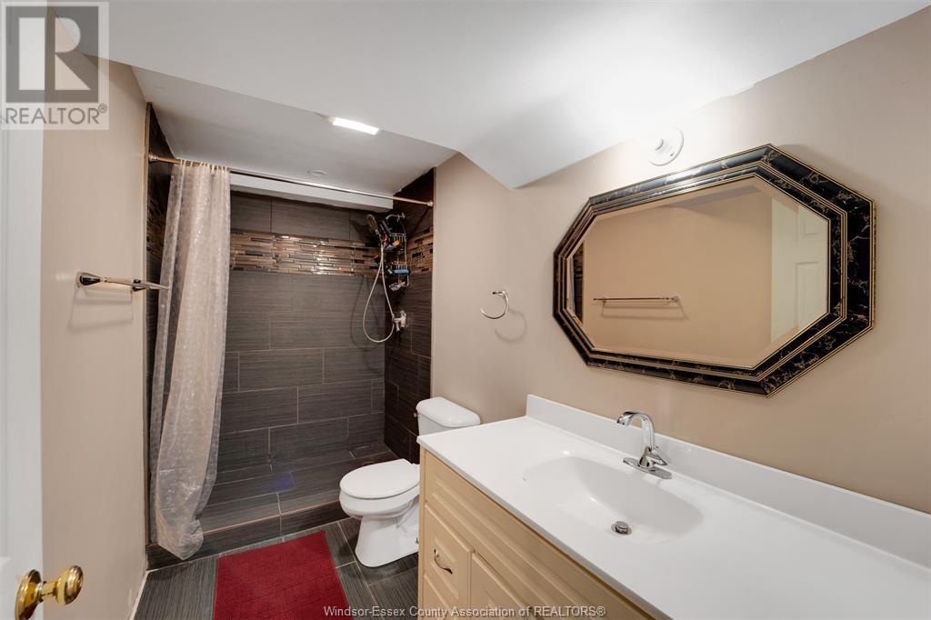 Photo 18 of 9759 Melville Drive, Windsor ON