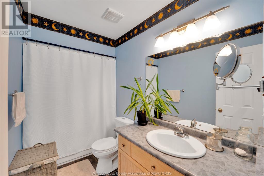 Photo 12 of 9759 Melville Drive, Windsor ON