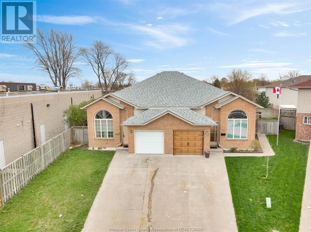Photo 3 of 9759 Melville Drive, Windsor ON