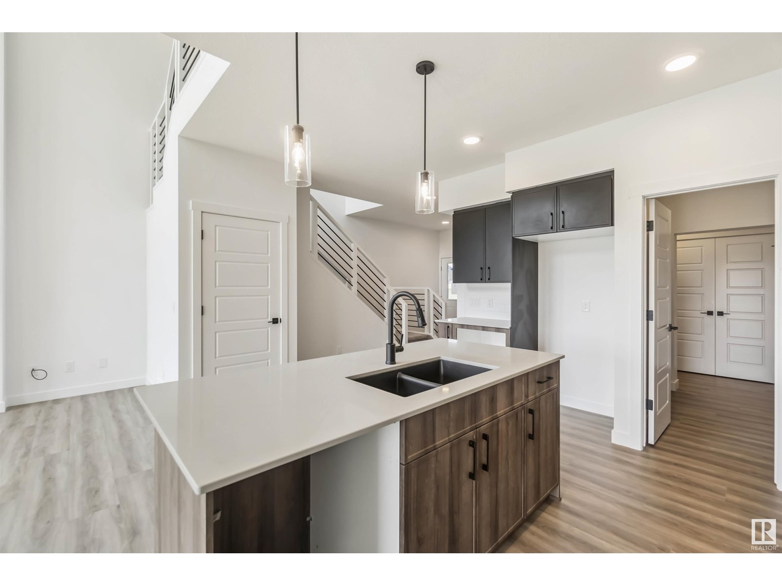 Photo 20 of 19 Springbrook Wd, Spruce Grove AB