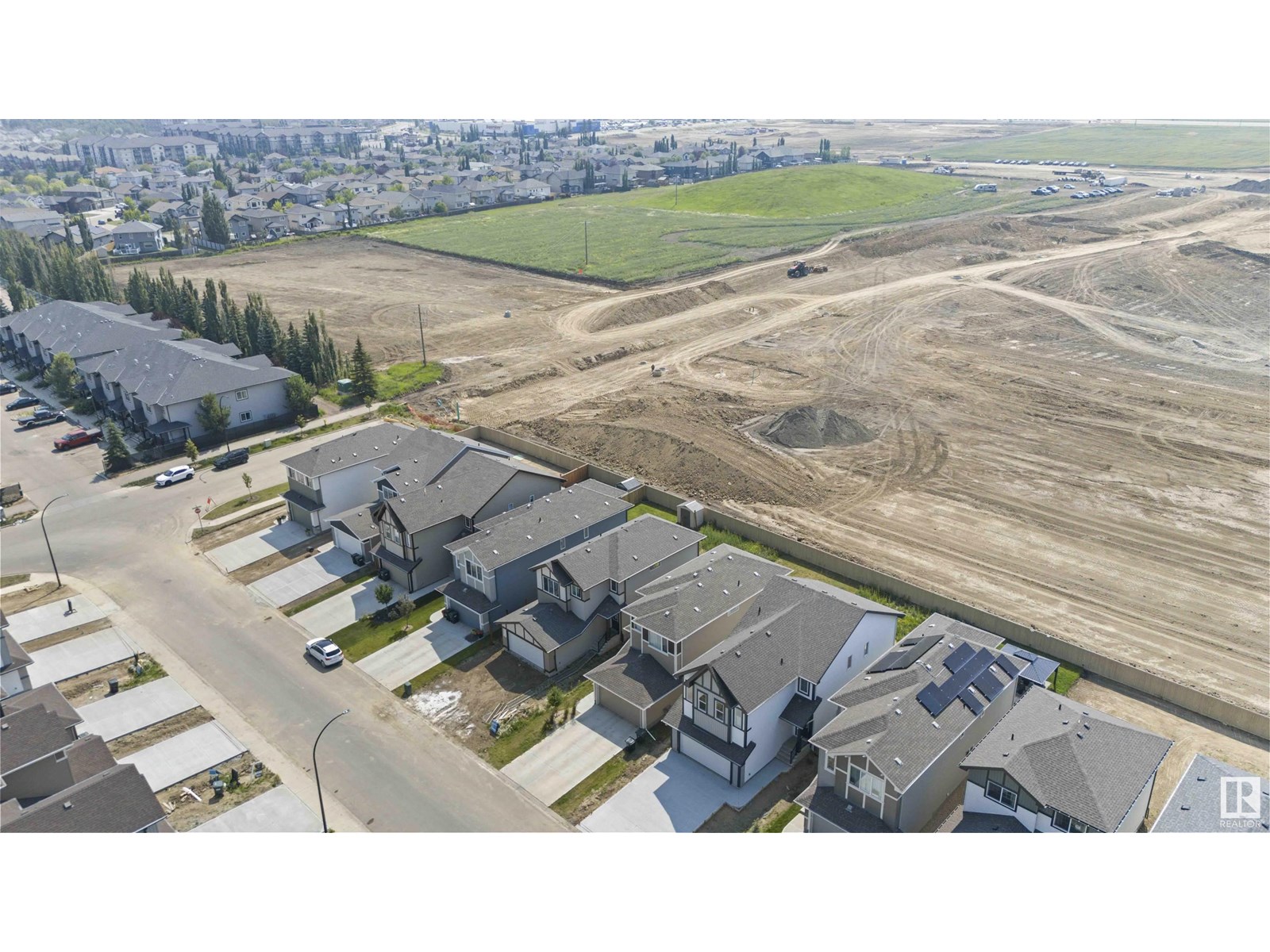 Photo 3 of 19 Springbrook Wd, Spruce Grove AB