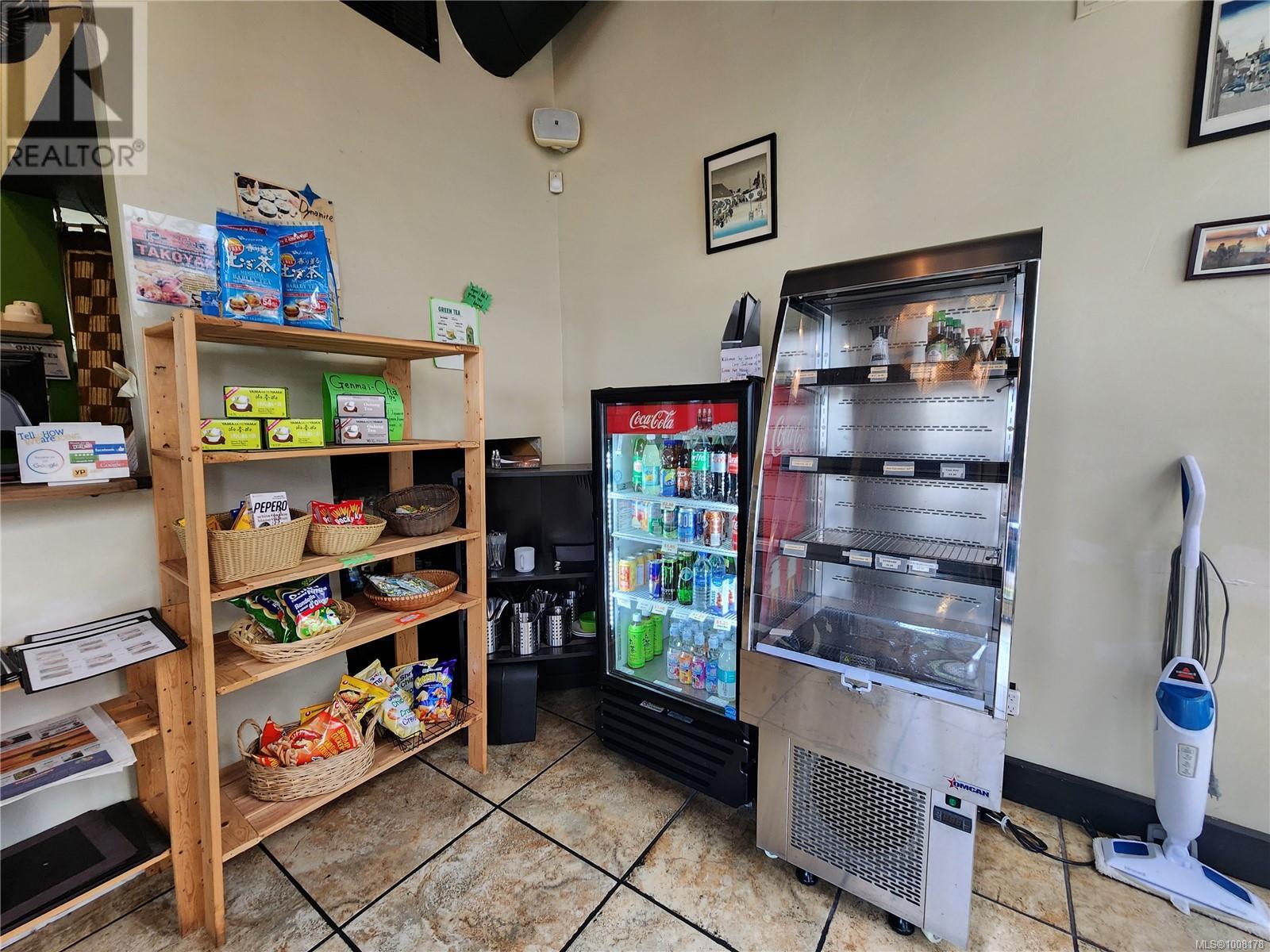 382 Island Hwy E, Parksville