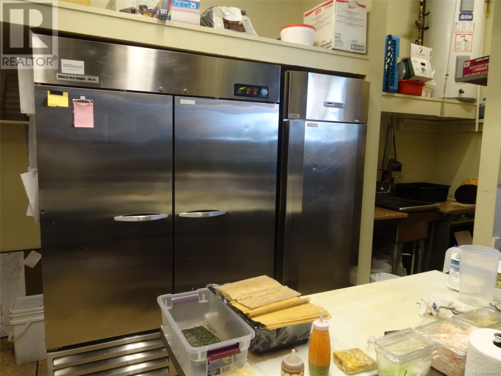 382 Island Hwy E, Parksville