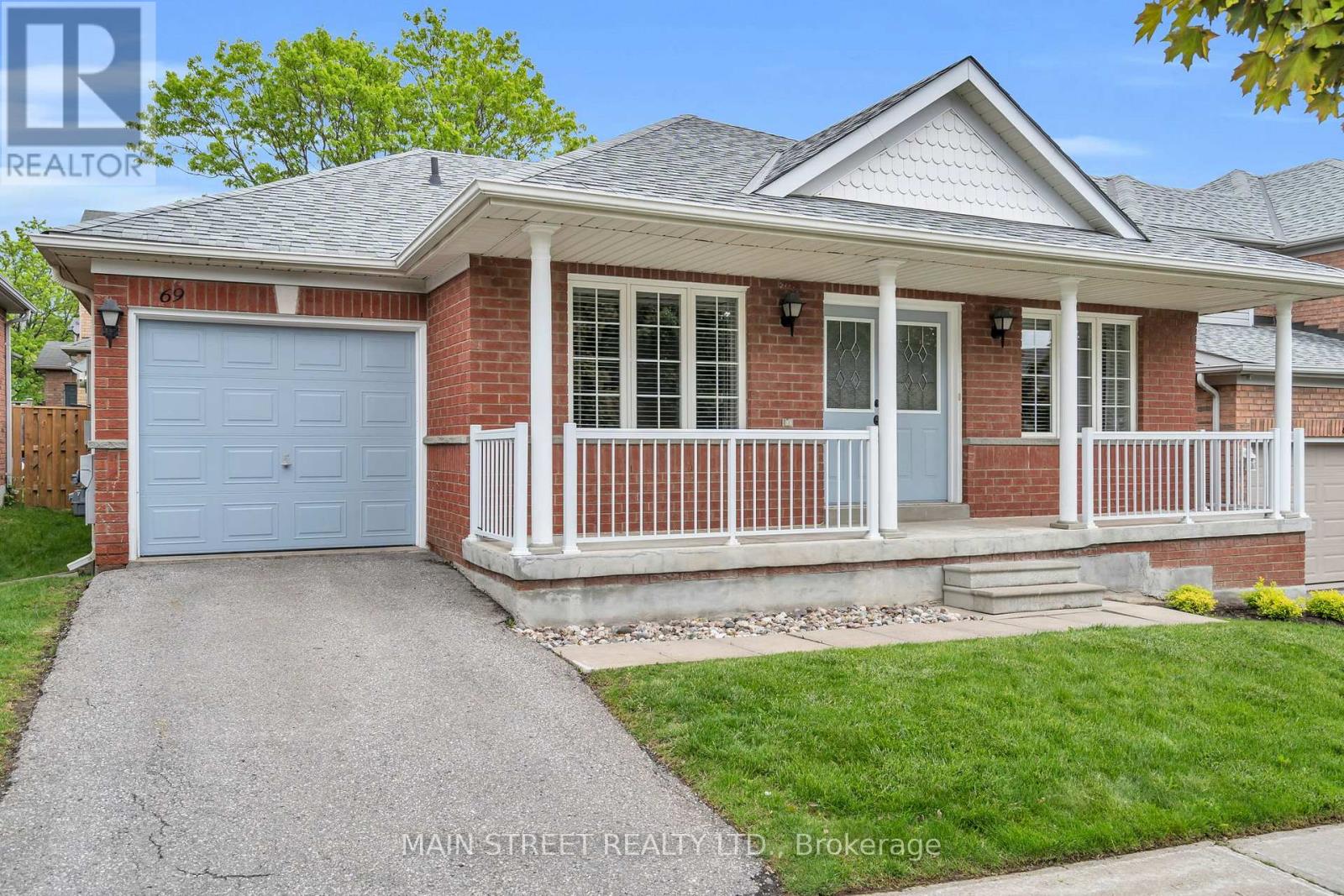 Photo 15 of 69 Brecken Drive, Georgina ON