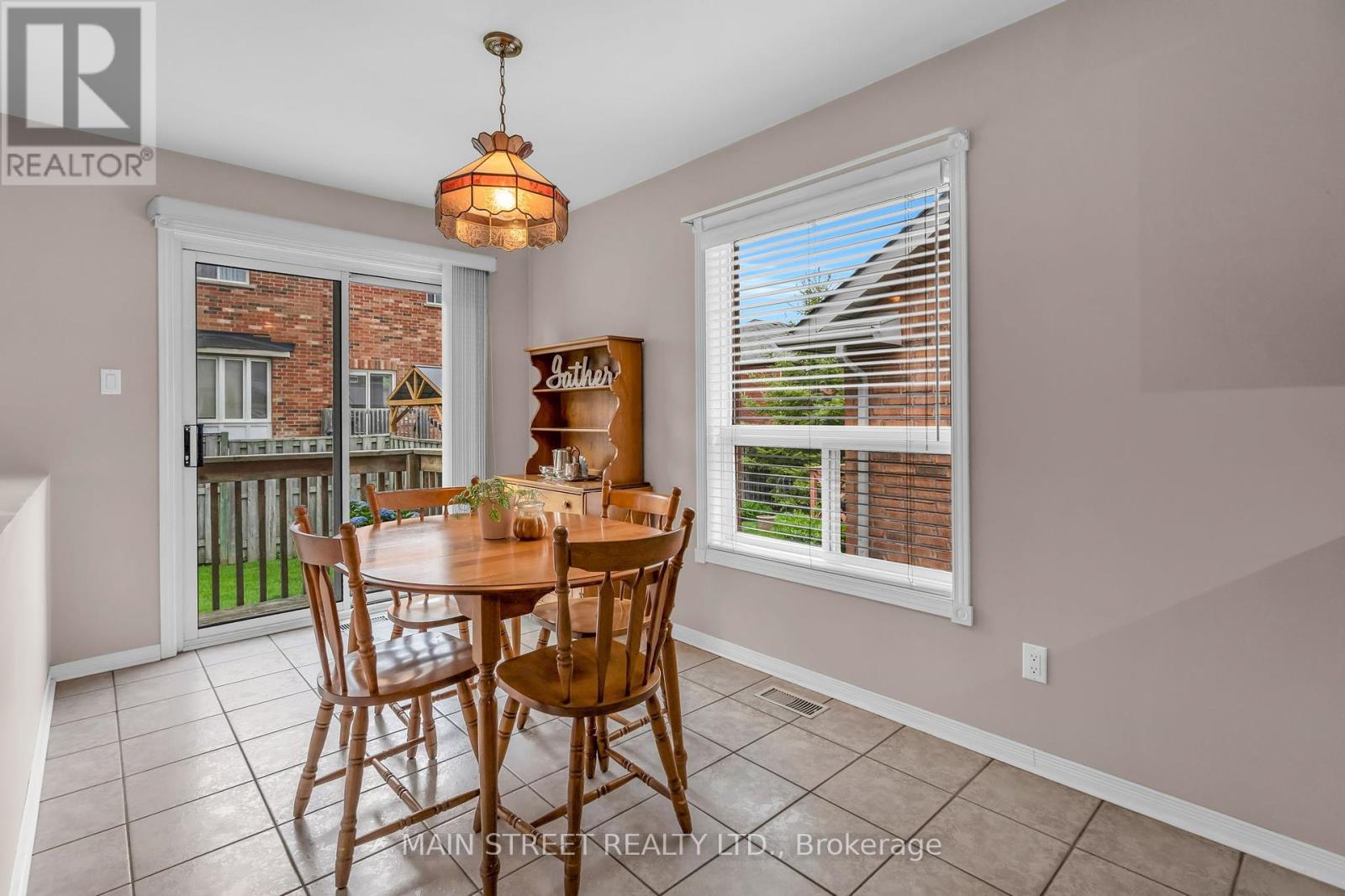 Photo 16 of 69 Brecken Drive, Georgina ON
