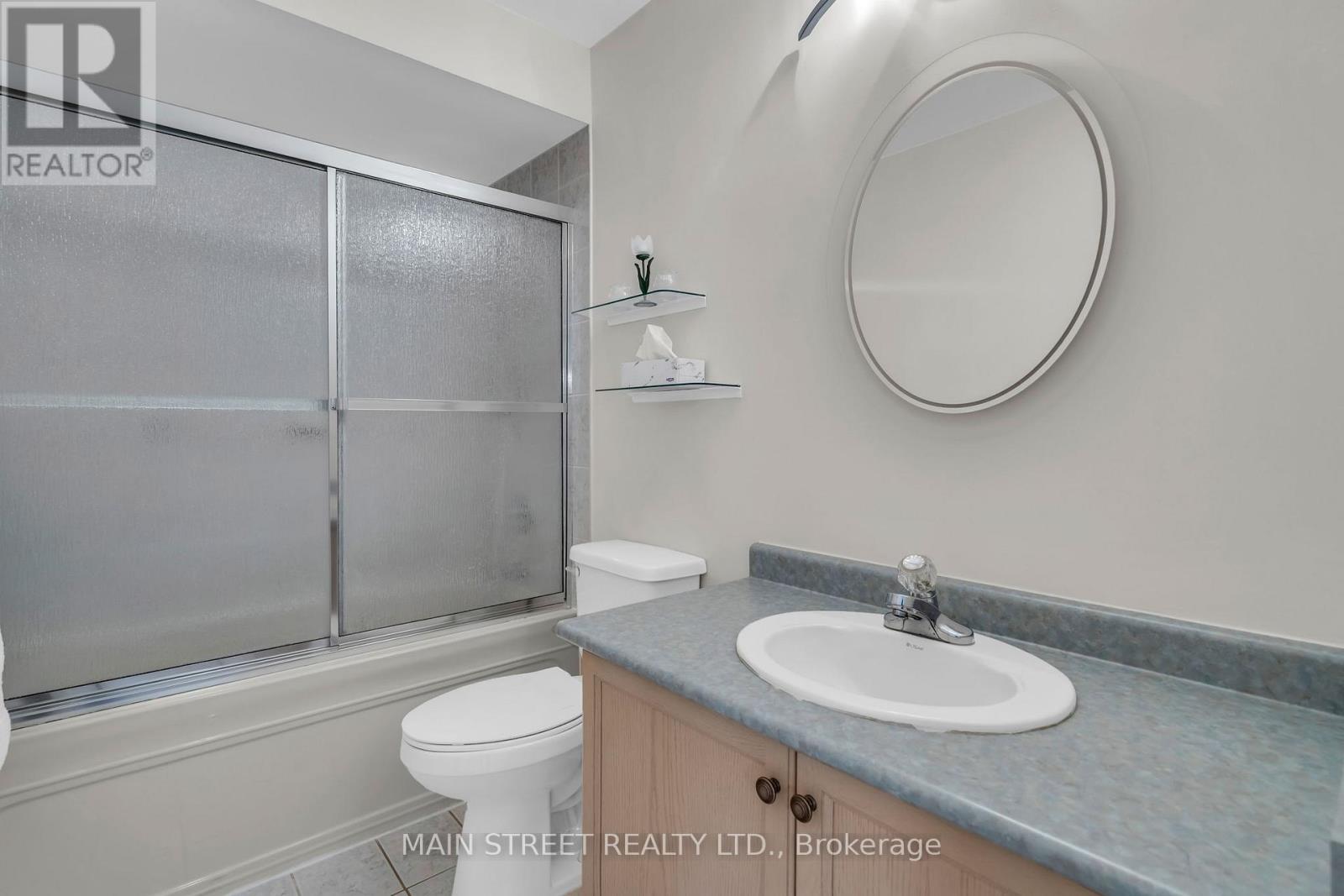Photo 18 of 69 Brecken Drive, Georgina ON
