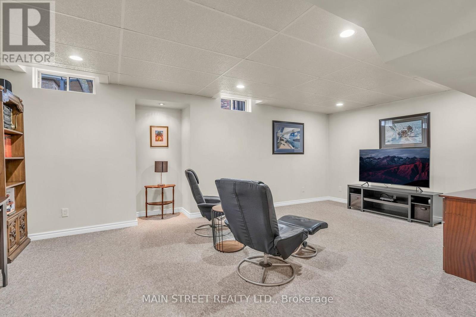 Photo 6 of 69 Brecken Drive, Georgina ON
