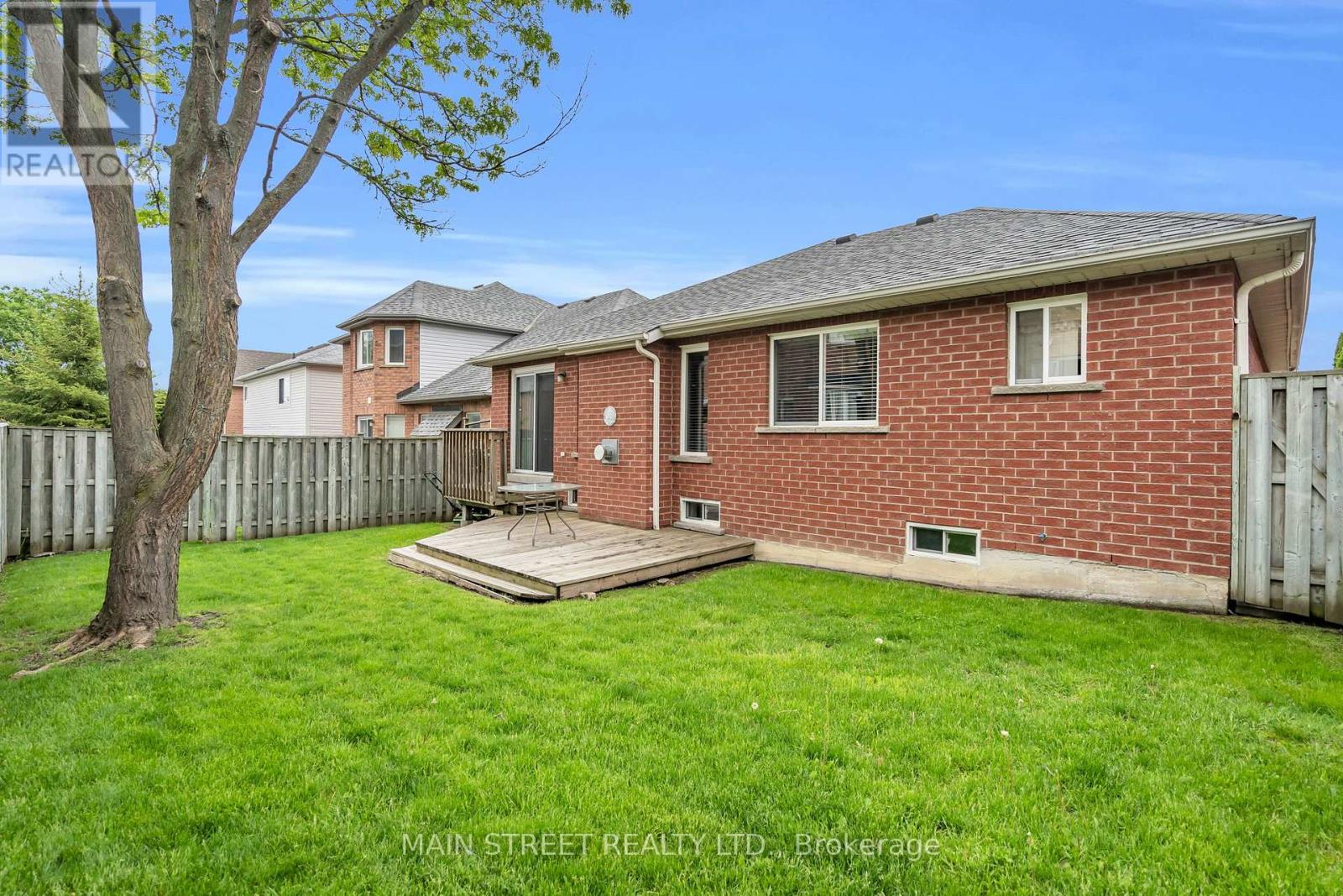 Photo 19 of 69 Brecken Drive, Georgina ON