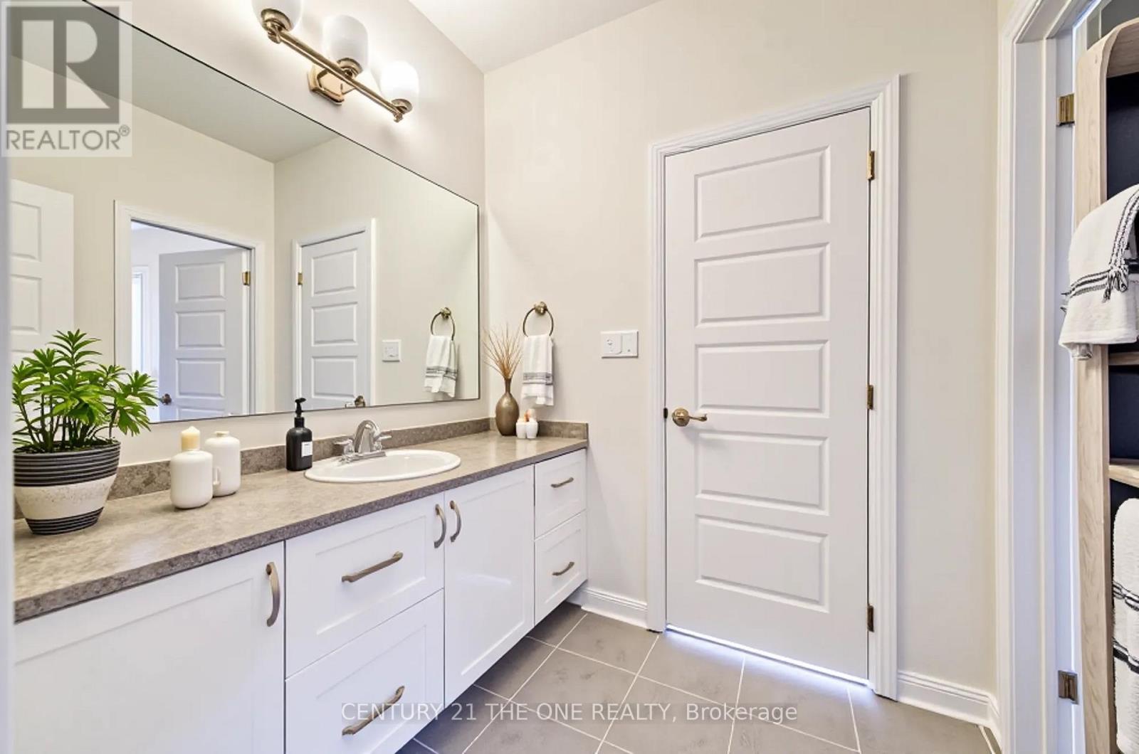 Photo 3 of 3045 Sandy Acres, Severn ON