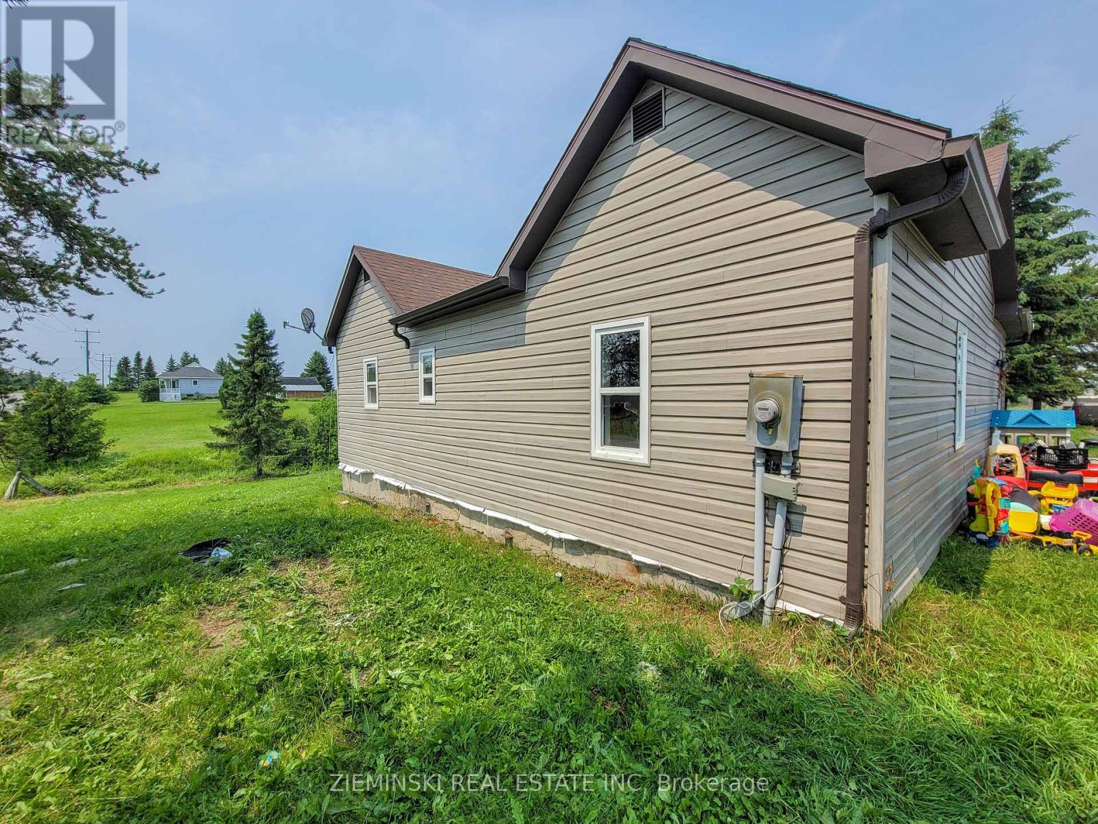 Photo 11 of 1058 572 Highway, Black River Matheson ON