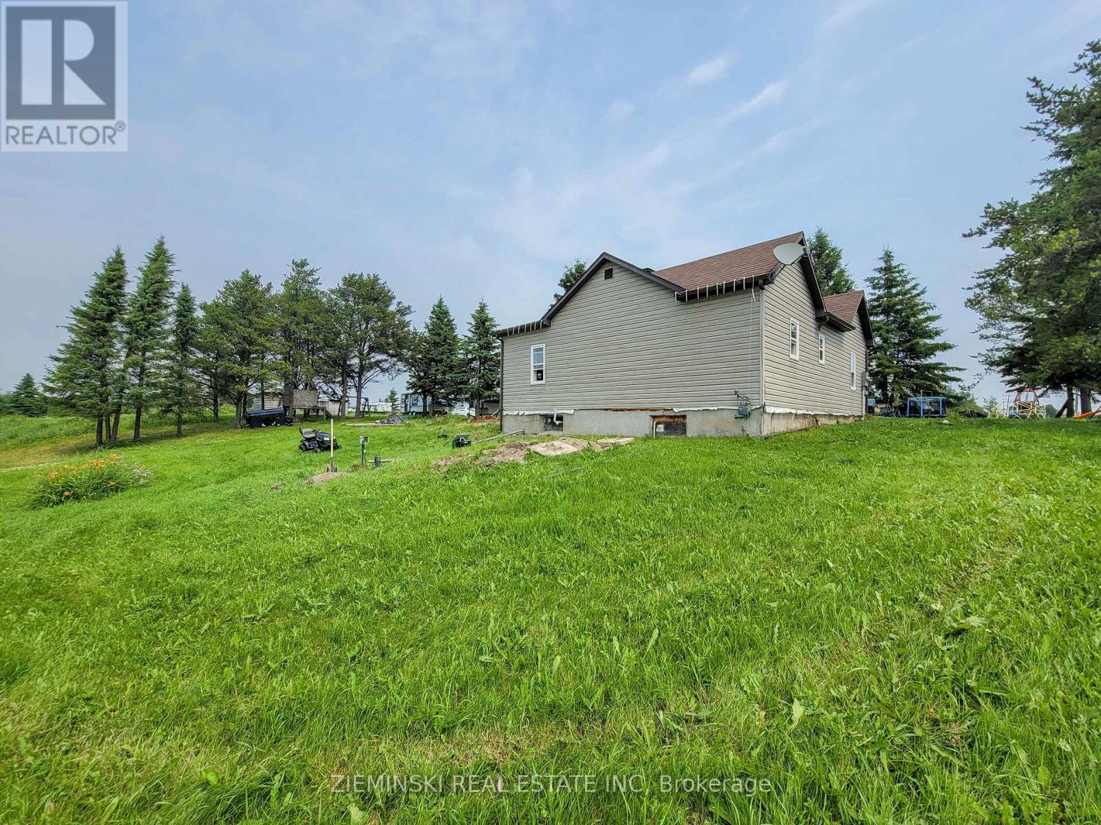 Photo 30 of 1058 572 Highway, Black River Matheson ON