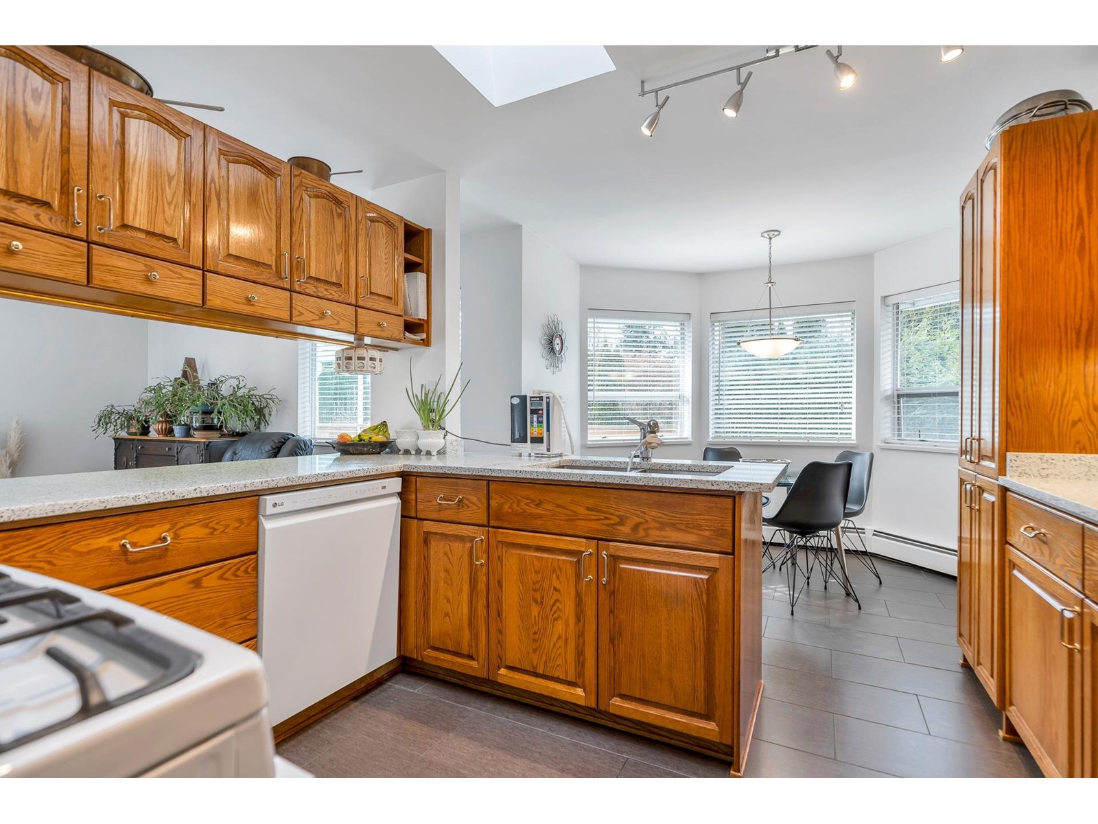 Photo 6 of 7549 149 A Street, Surrey BC