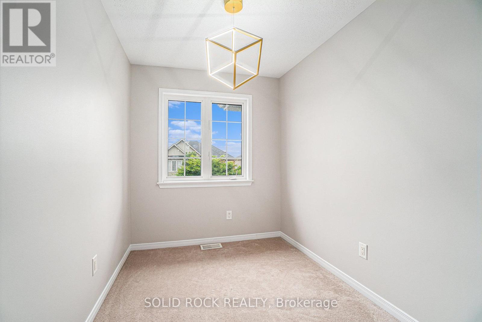 Photo 28 of 173 Culloden Crescent, Ottawa ON