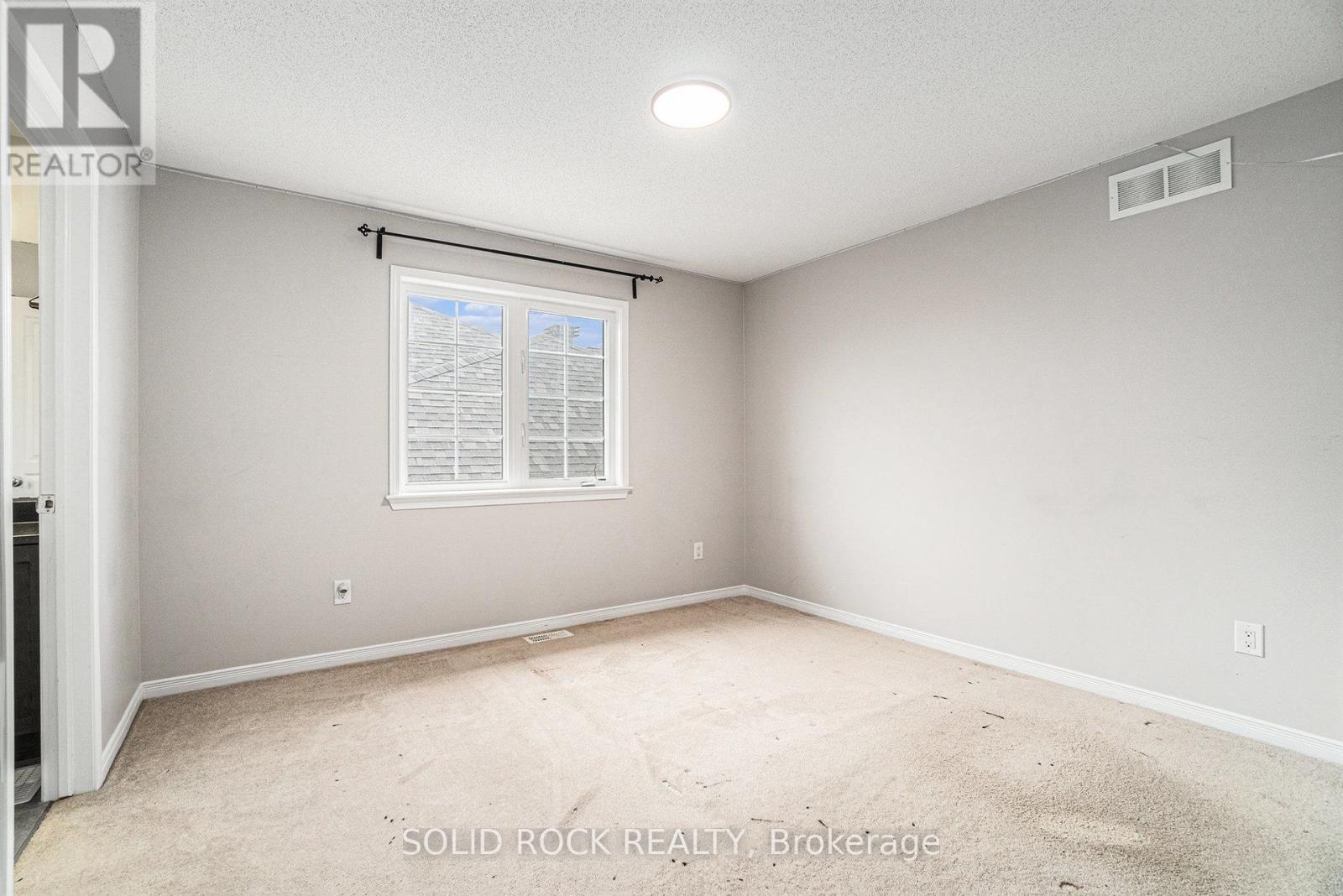 Photo 12 of 173 Culloden Crescent, Ottawa ON