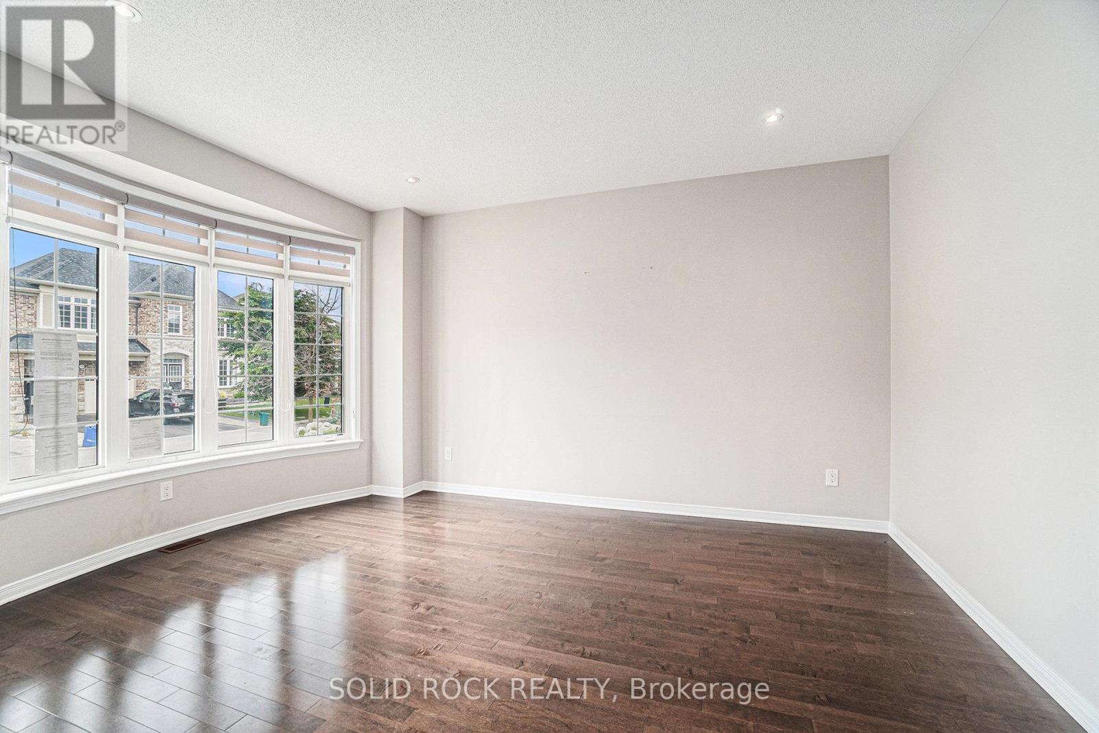 Photo 33 of 173 Culloden Crescent, Ottawa ON