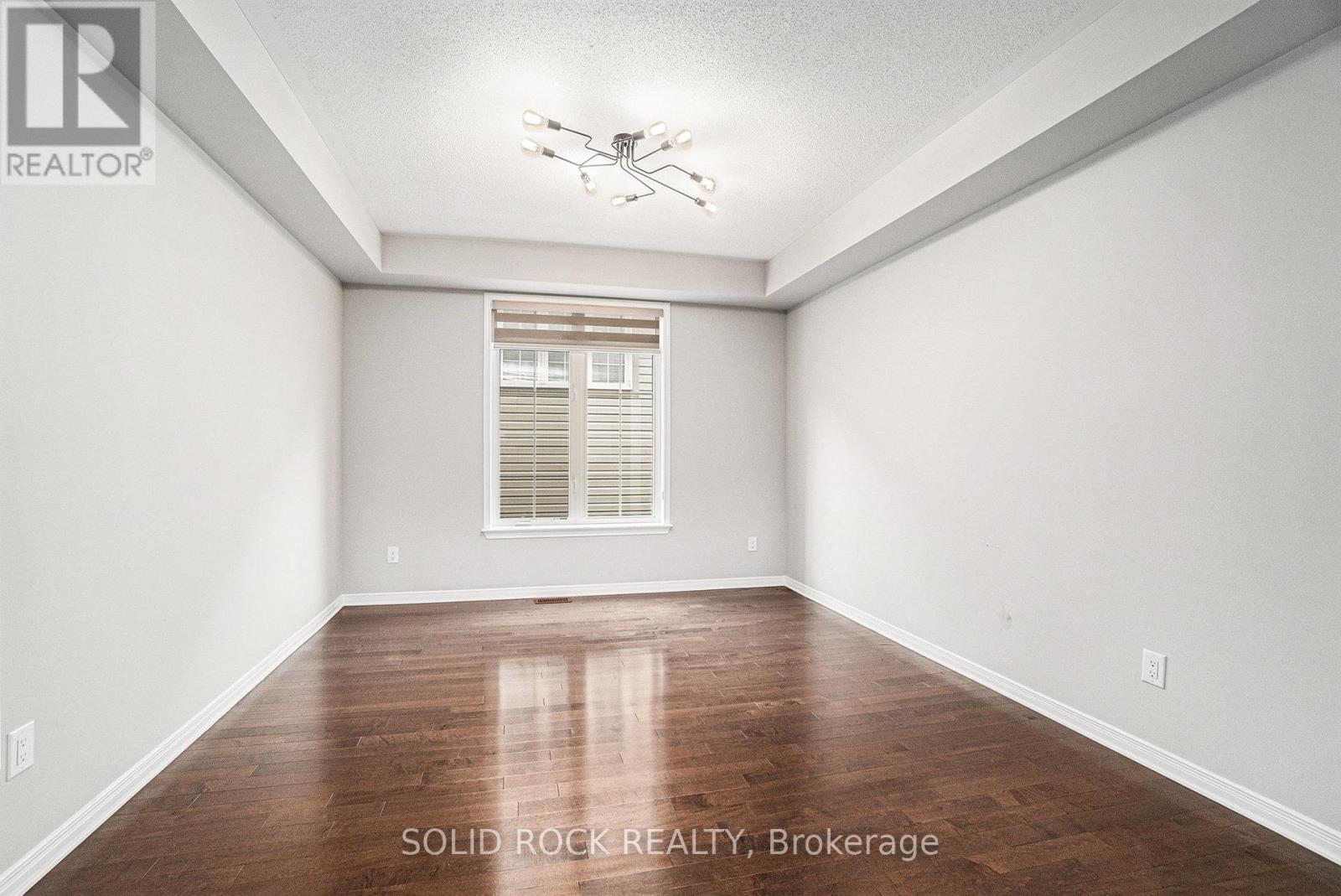 Photo 5 of 173 Culloden Crescent, Ottawa ON