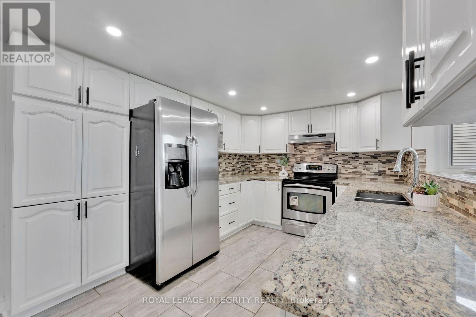 Photo 15 of 223 Mcgibbon Drive, Ottawa ON