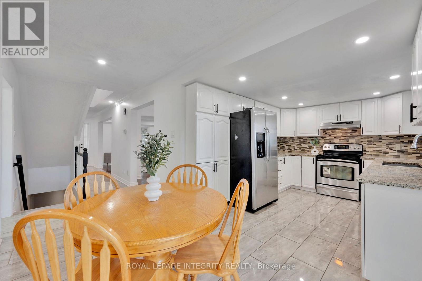 Photo 40 of 223 Mcgibbon Drive, Ottawa ON